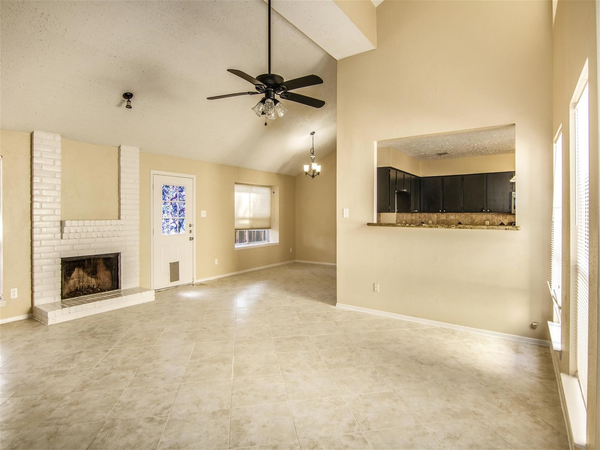 6924 Foxmont Lane Property Photo 5