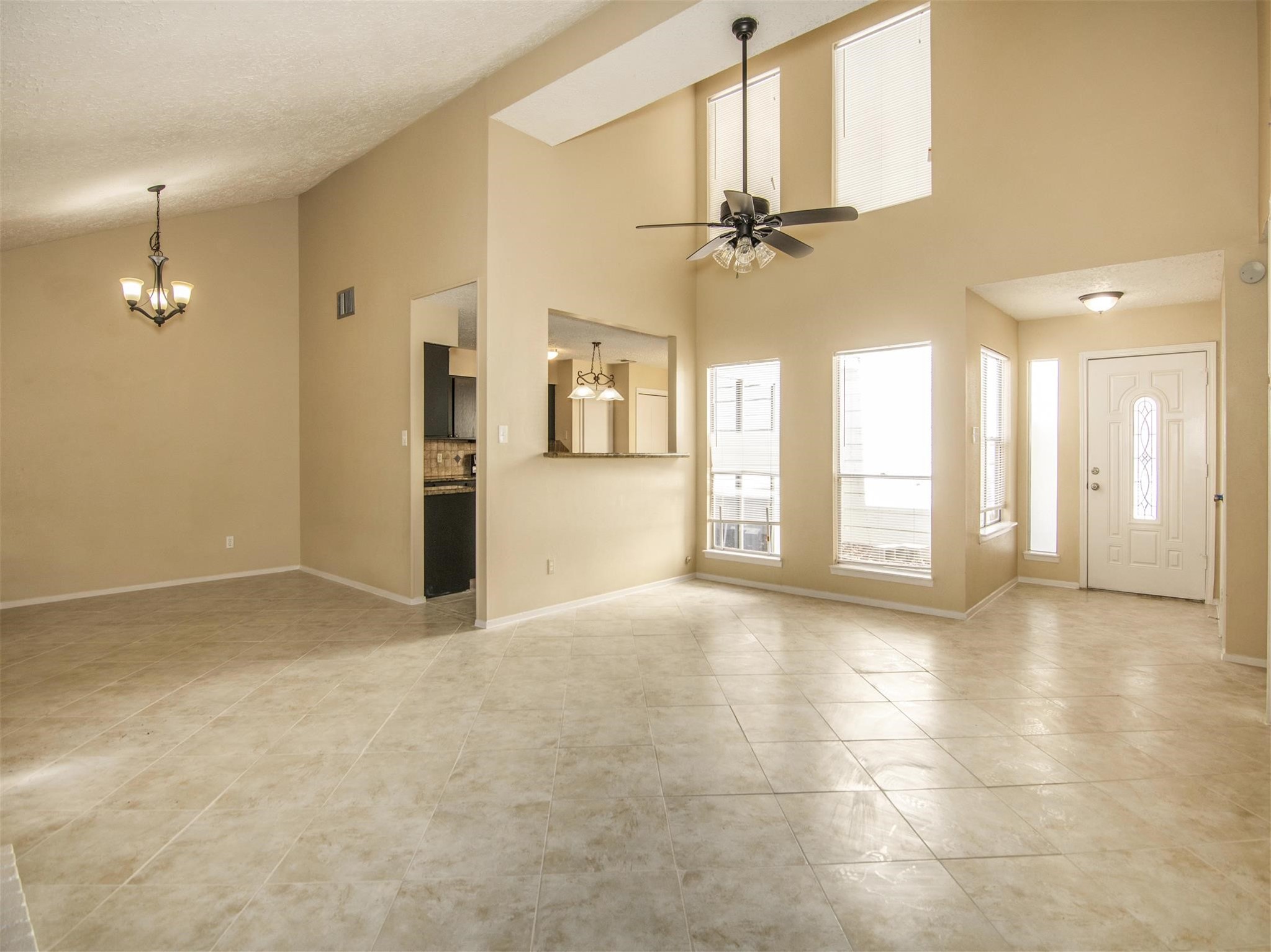 6924 Foxmont Lane Property Photo 7