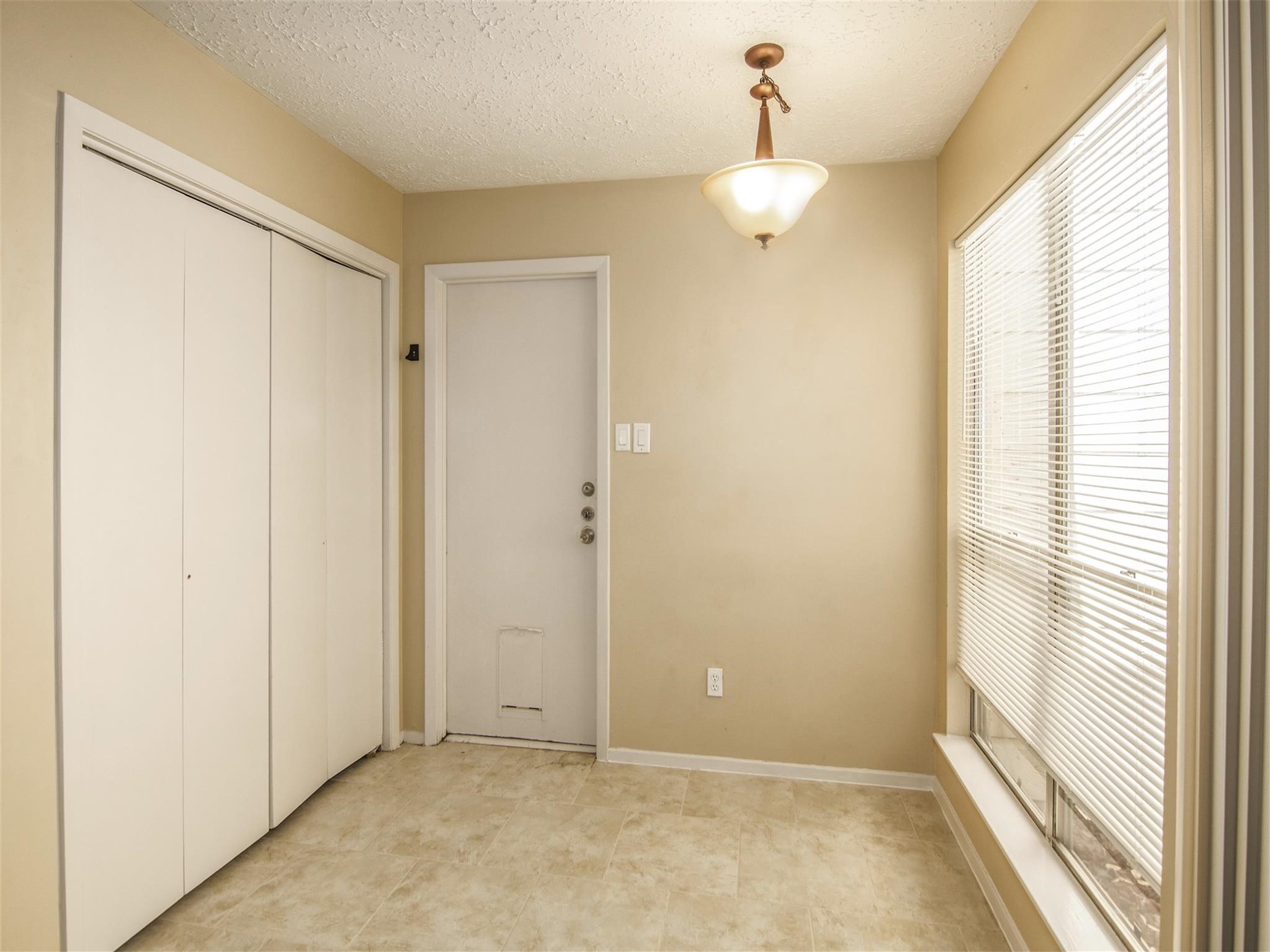 6924 Foxmont Lane Property Photo 10