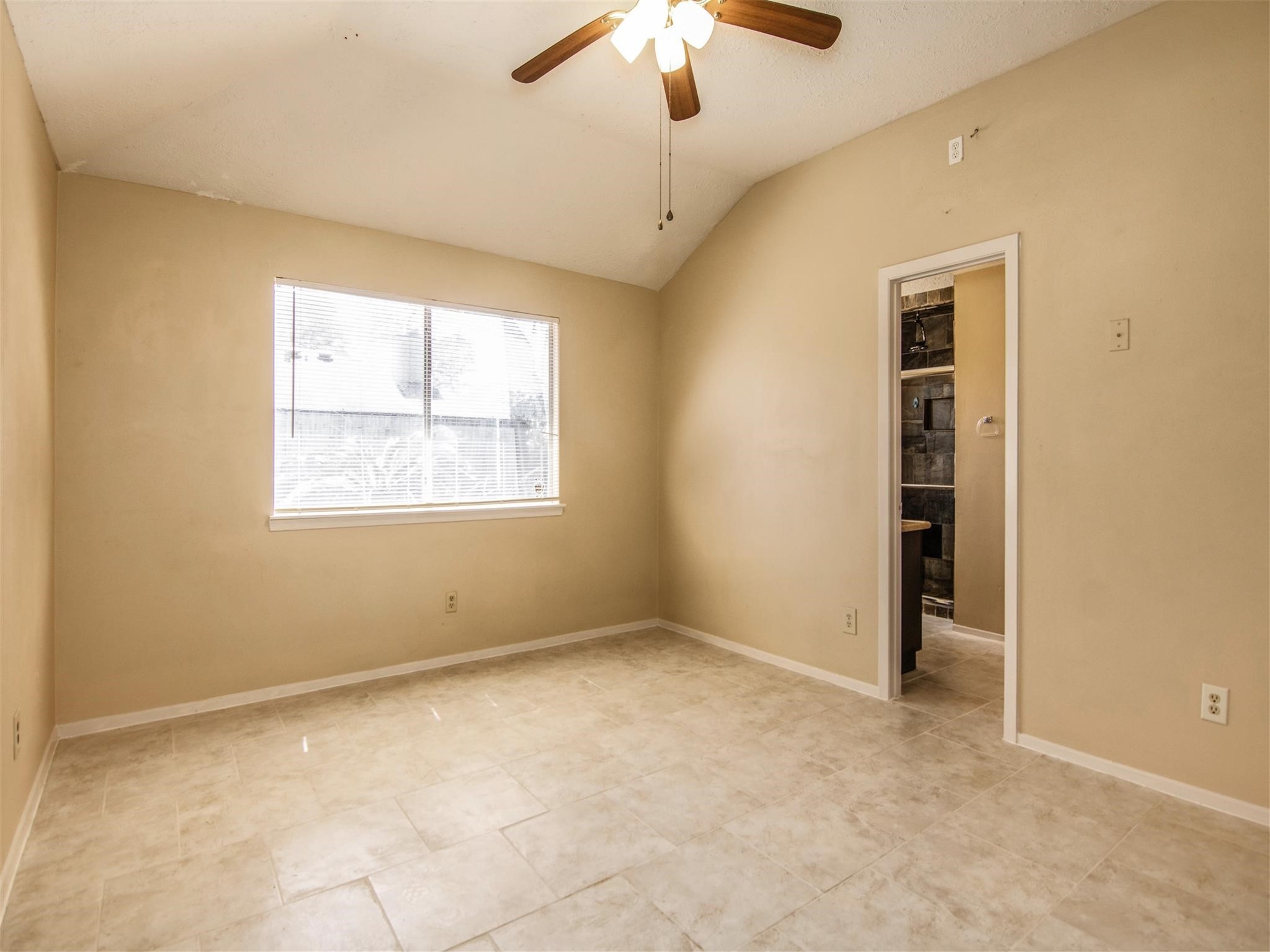 6924 Foxmont Lane Property Photo 15
