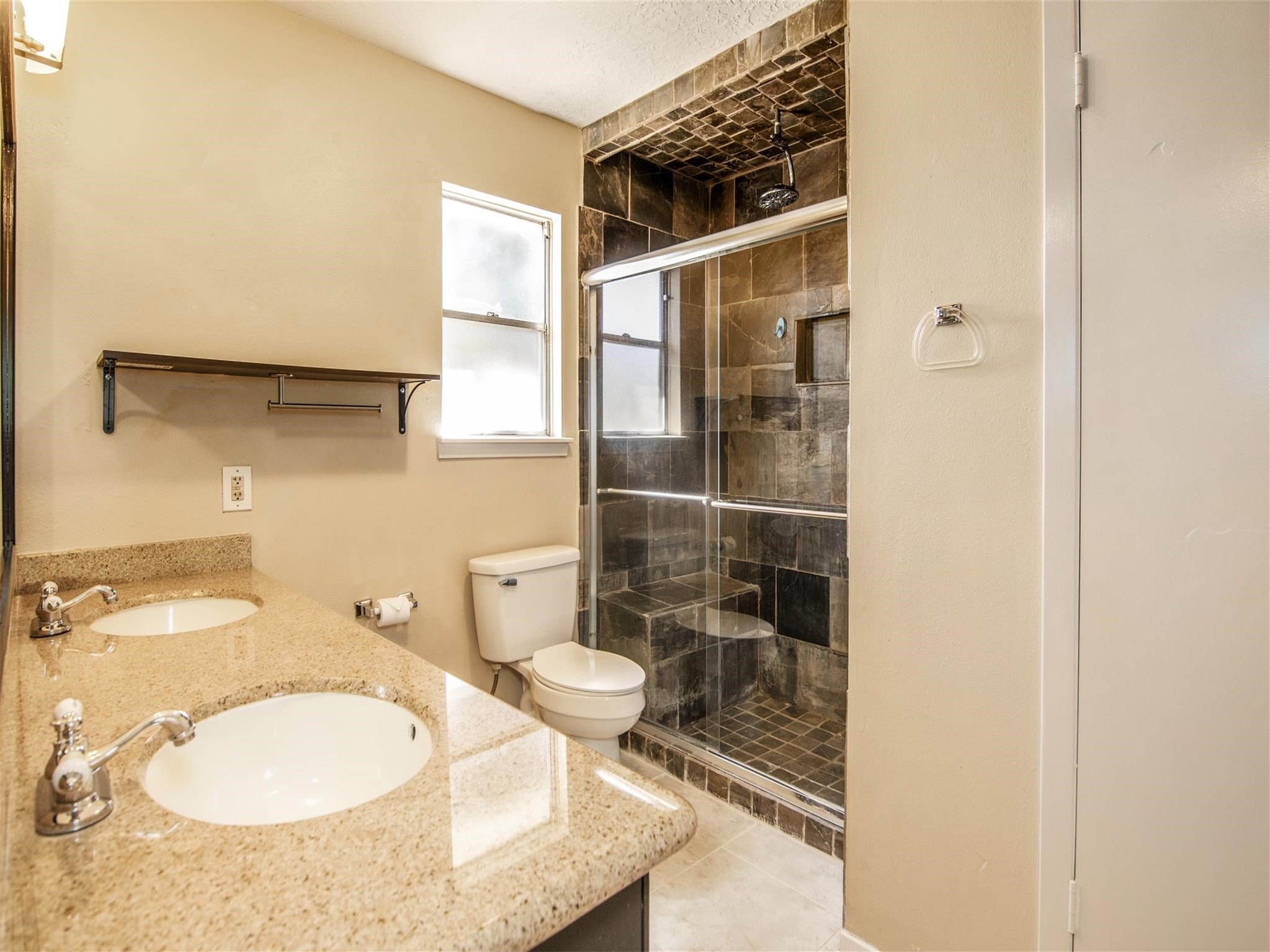 6924 Foxmont Lane Property Photo 17