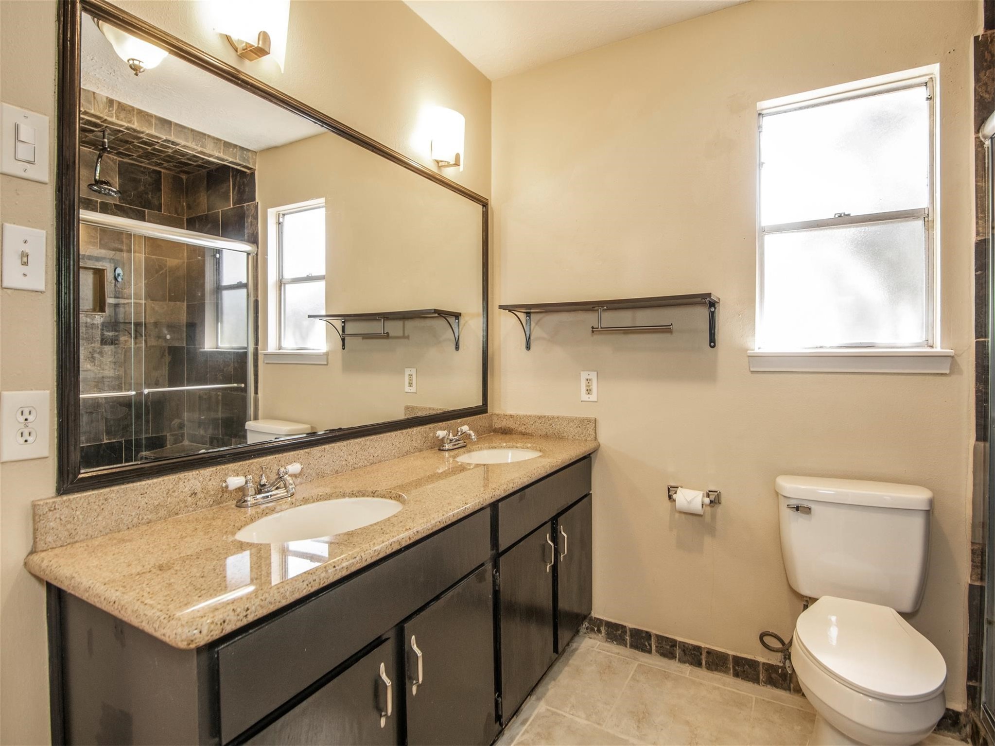 6924 Foxmont Lane Property Photo 18