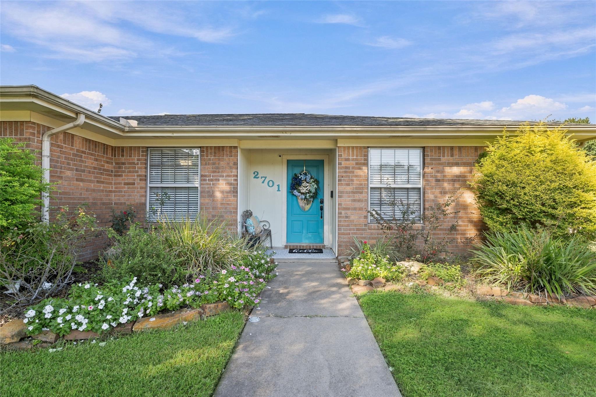 2701 Brook Bend Lane, El Campo TX 77437