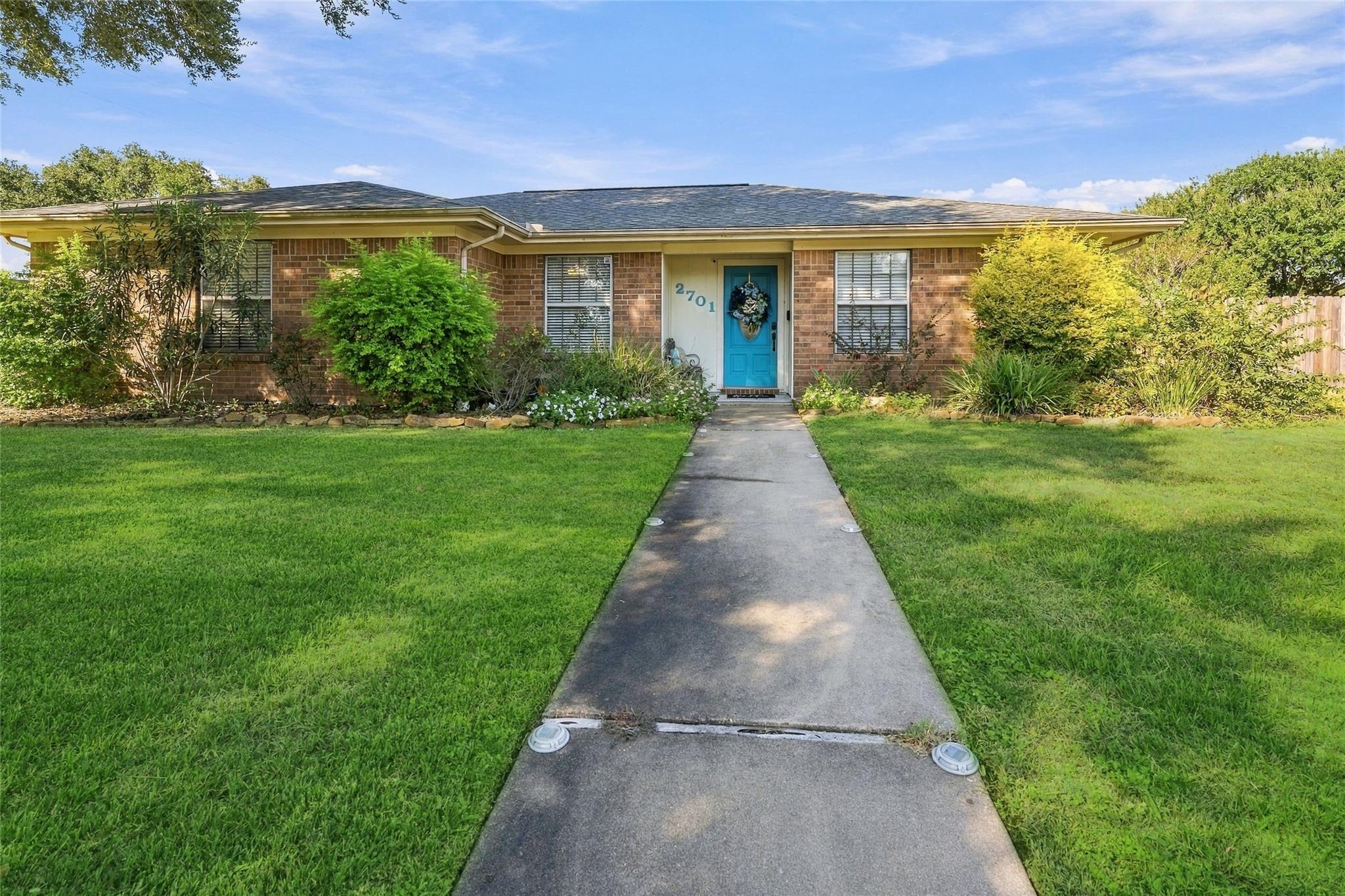 2701 Brook Bend Lane, El Campo Tx 77437 Property Photo 2