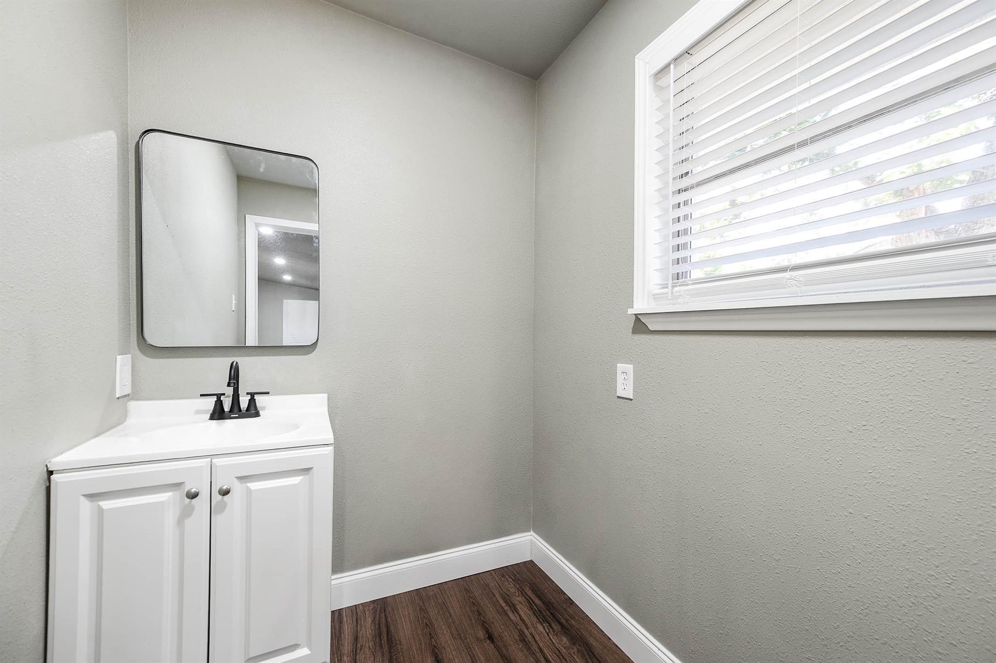 717 Cedar Lawn Drive, Alvin Tx 77511 Property Photo 20