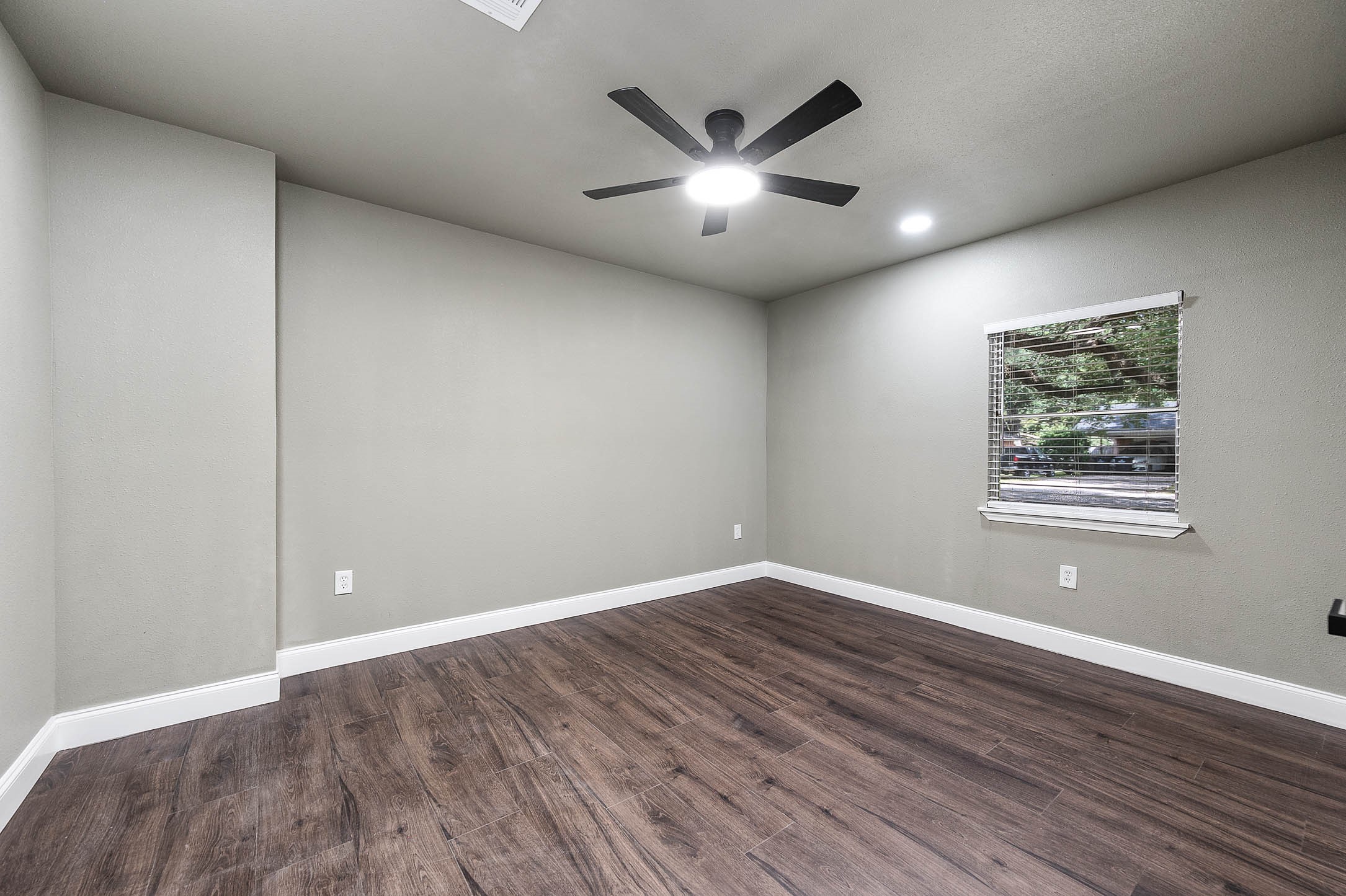 717 Cedar Lawn Drive Property Photo 22