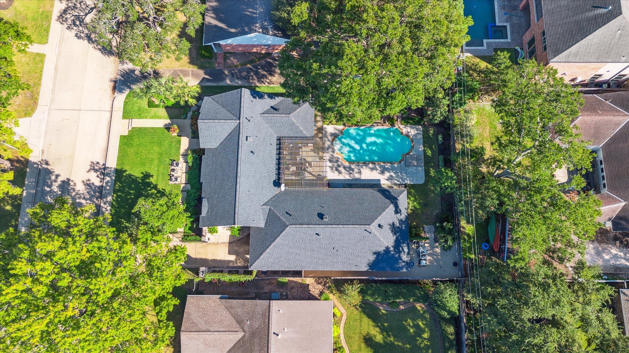 7815 Meadow Lake Lane Property Photo 1