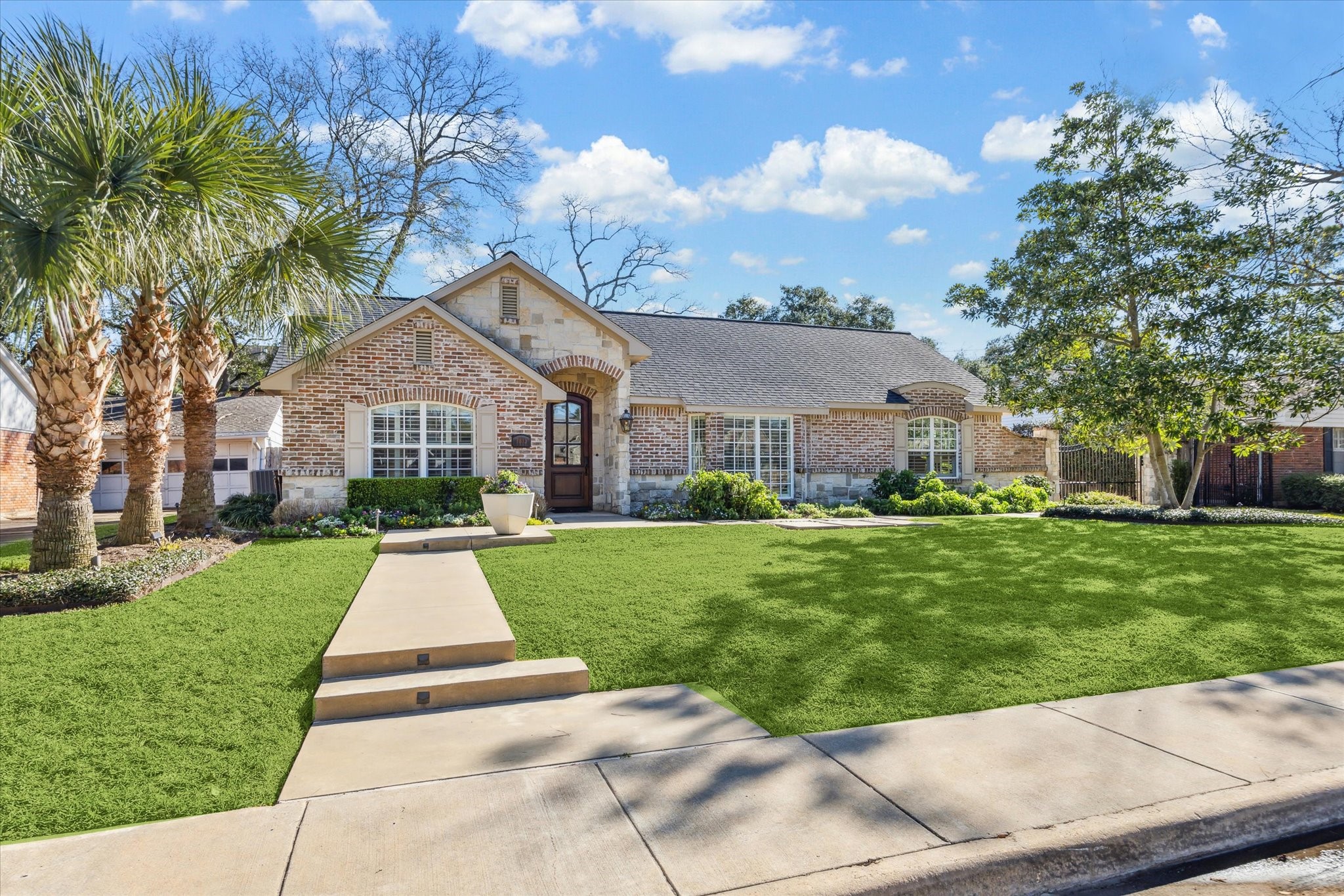 7815 Meadow Lake Lane Property Photo 4