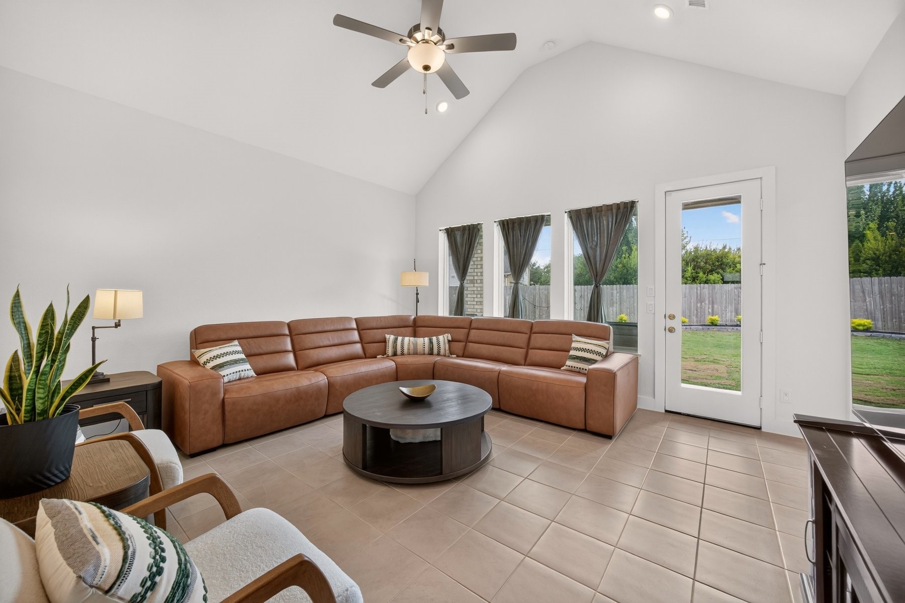 9123 Ray Decent Lane Property Photo 14