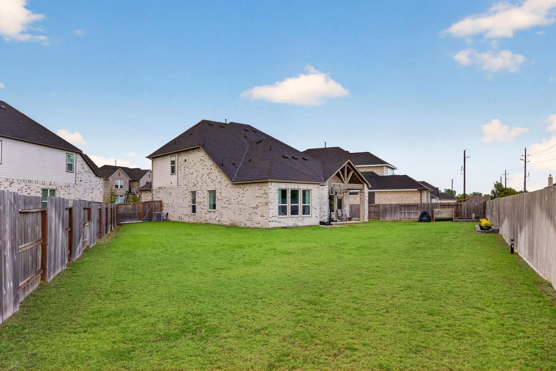 9123 Ray Decent Lane Property Photo 36