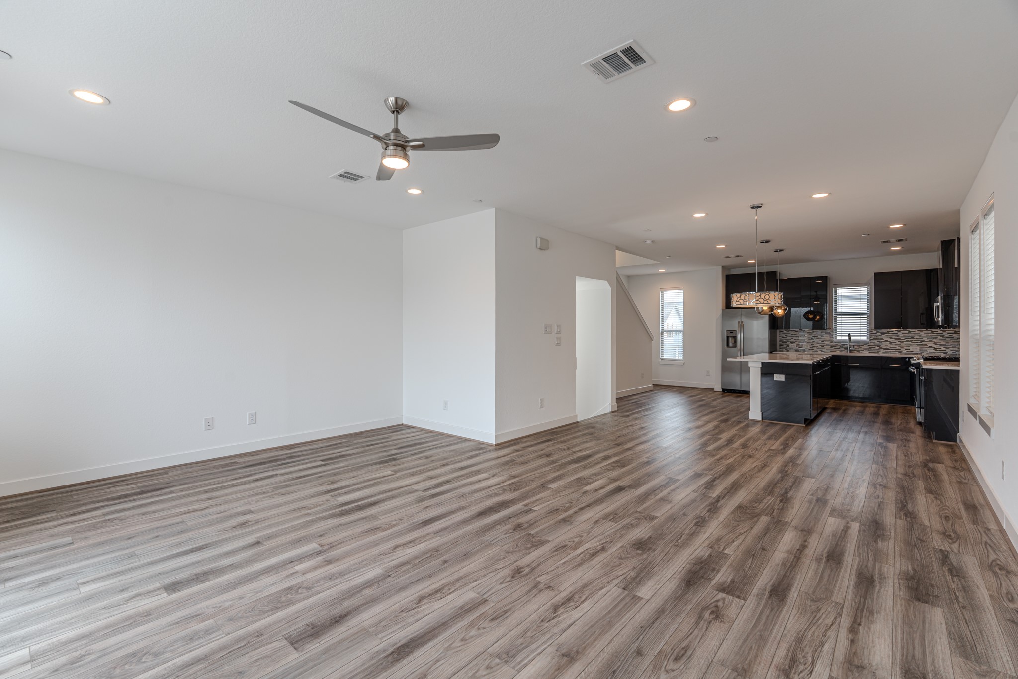 18736 B Centro Main St Property Photo 13