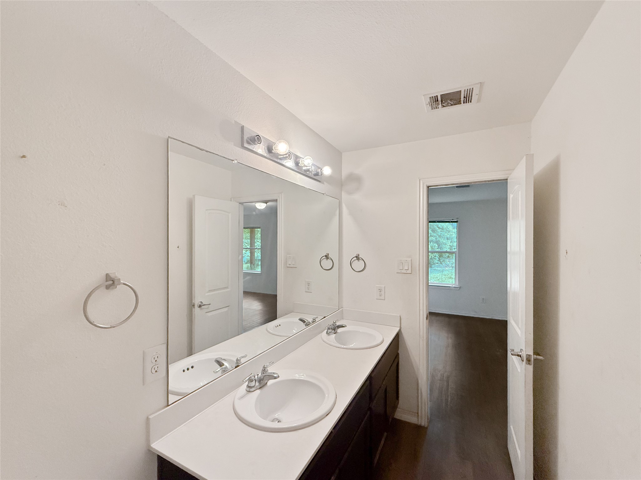 114 County Road 3554 Property Photo 23