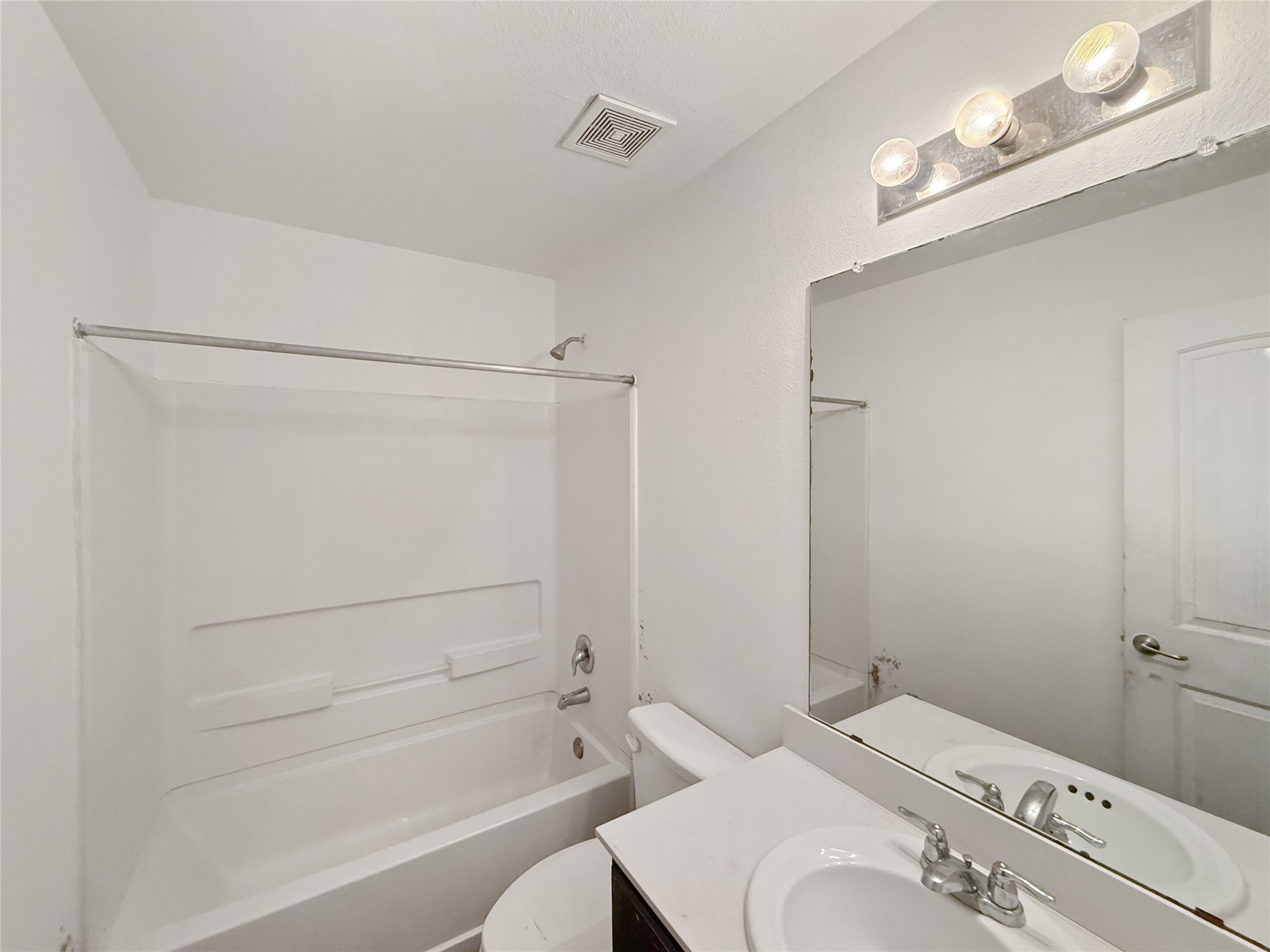 114 County Road 3554 Property Photo 24