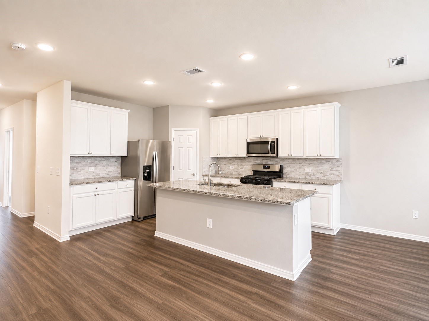 25915 Rustical Road Property Photo 7