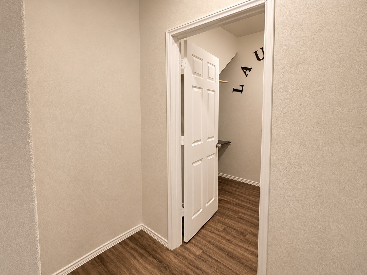 25915 Rustical Road Property Photo 10