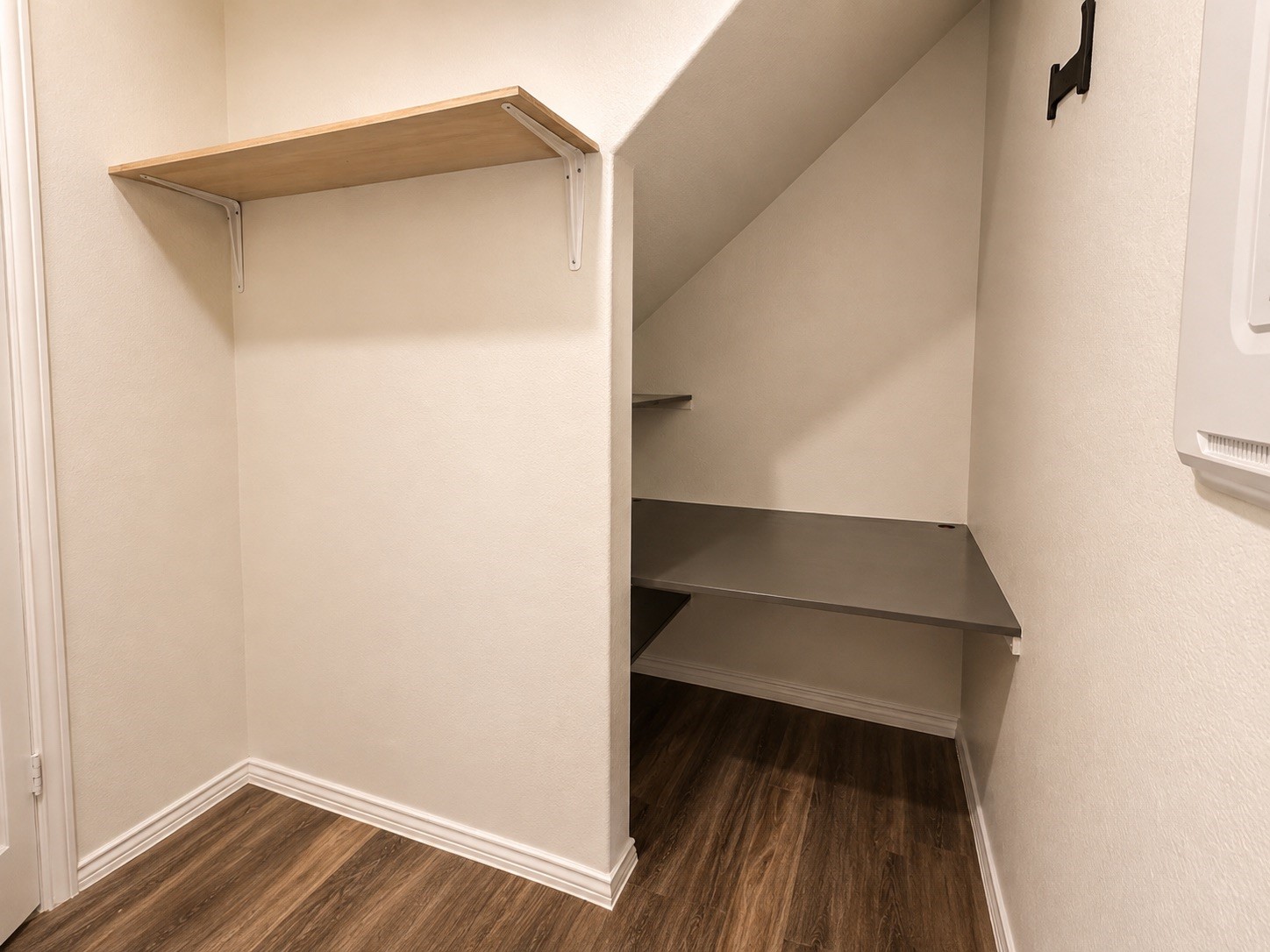 25915 Rustical Road Property Photo 12