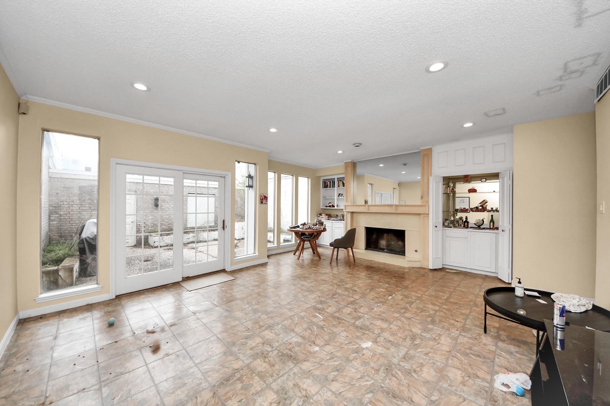 1734 S Gessner Road Property Photo 4