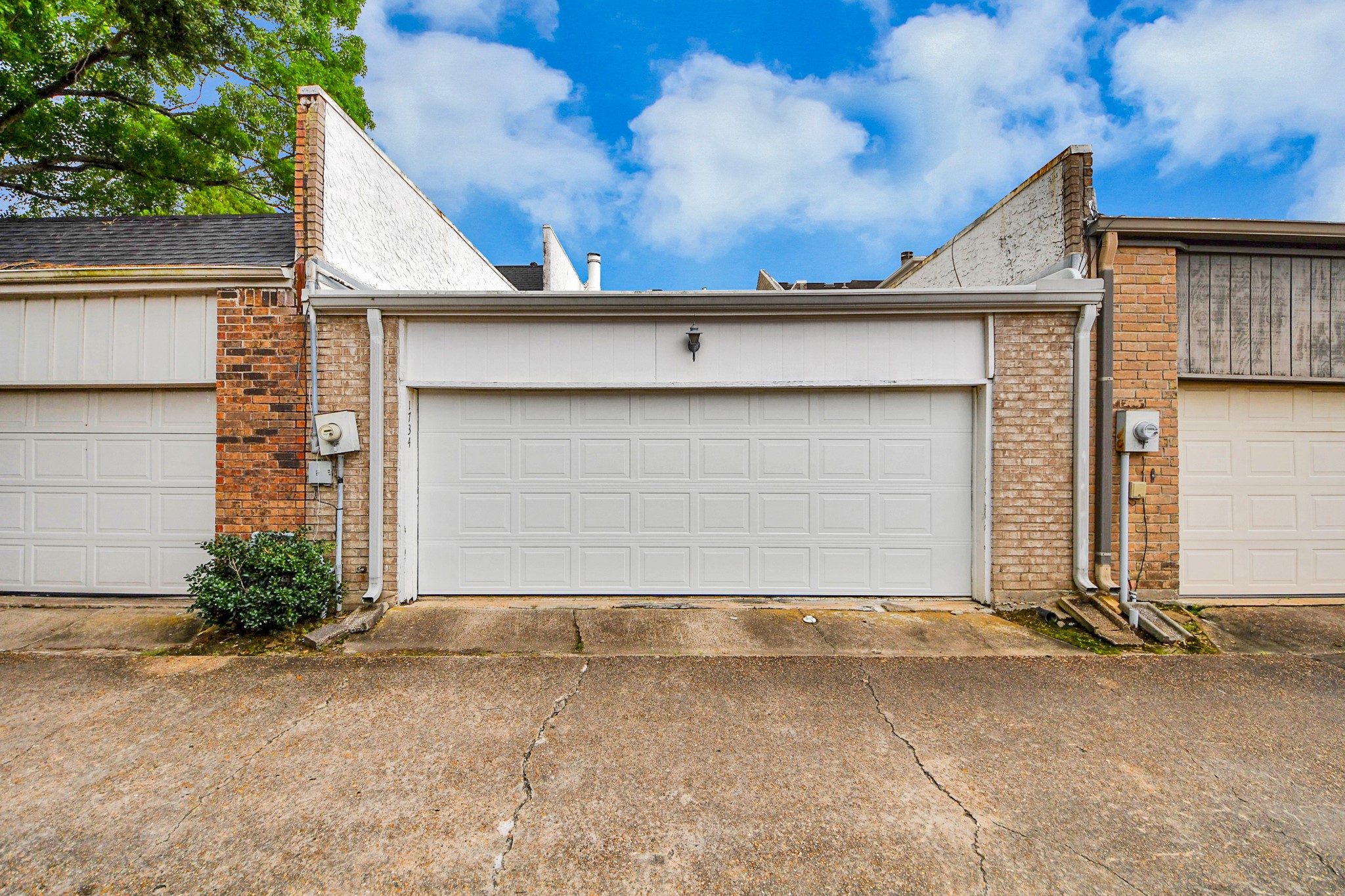 1734 S Gessner Road Property Photo 11