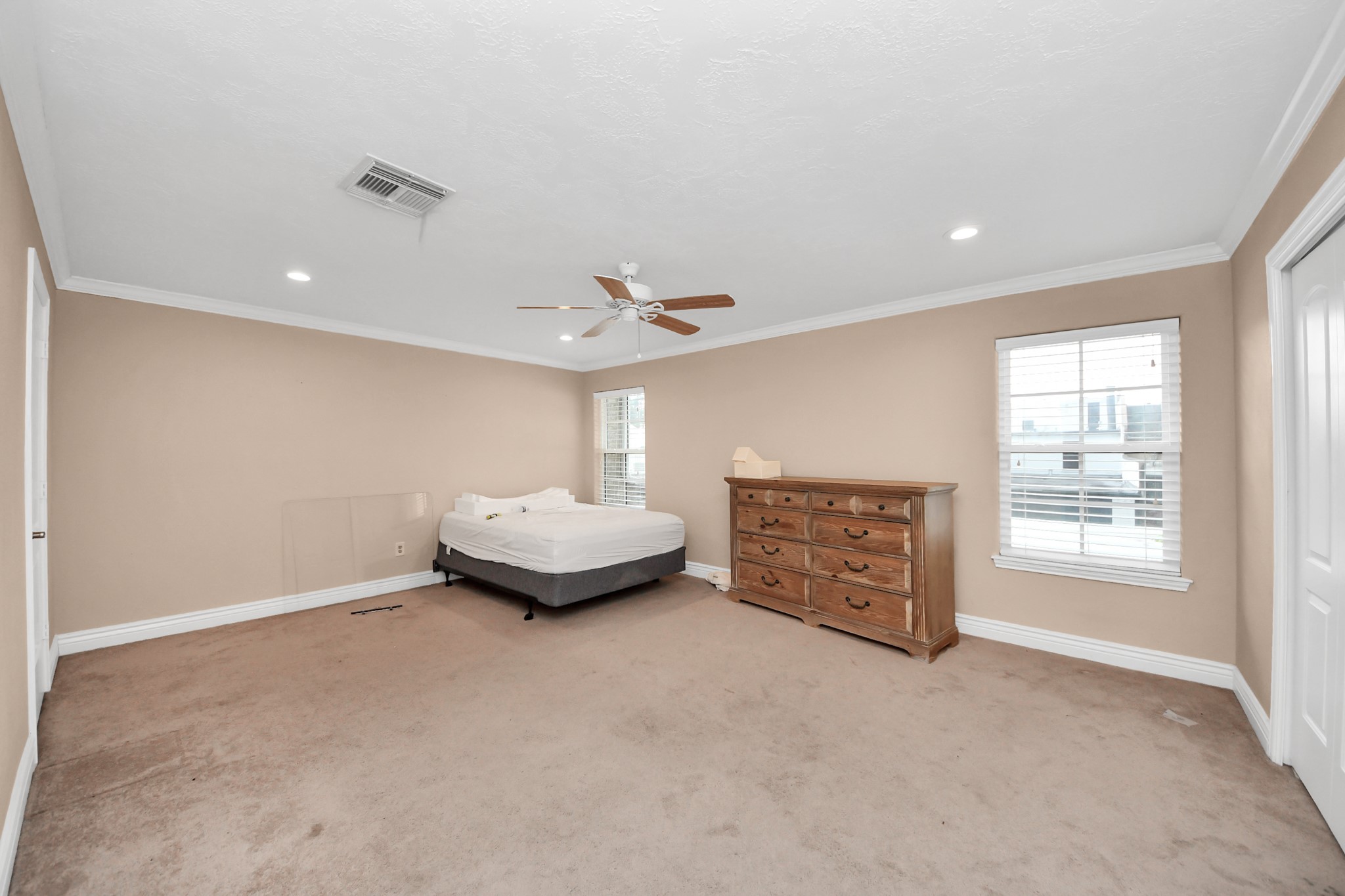 1734 S Gessner Road Property Photo 12