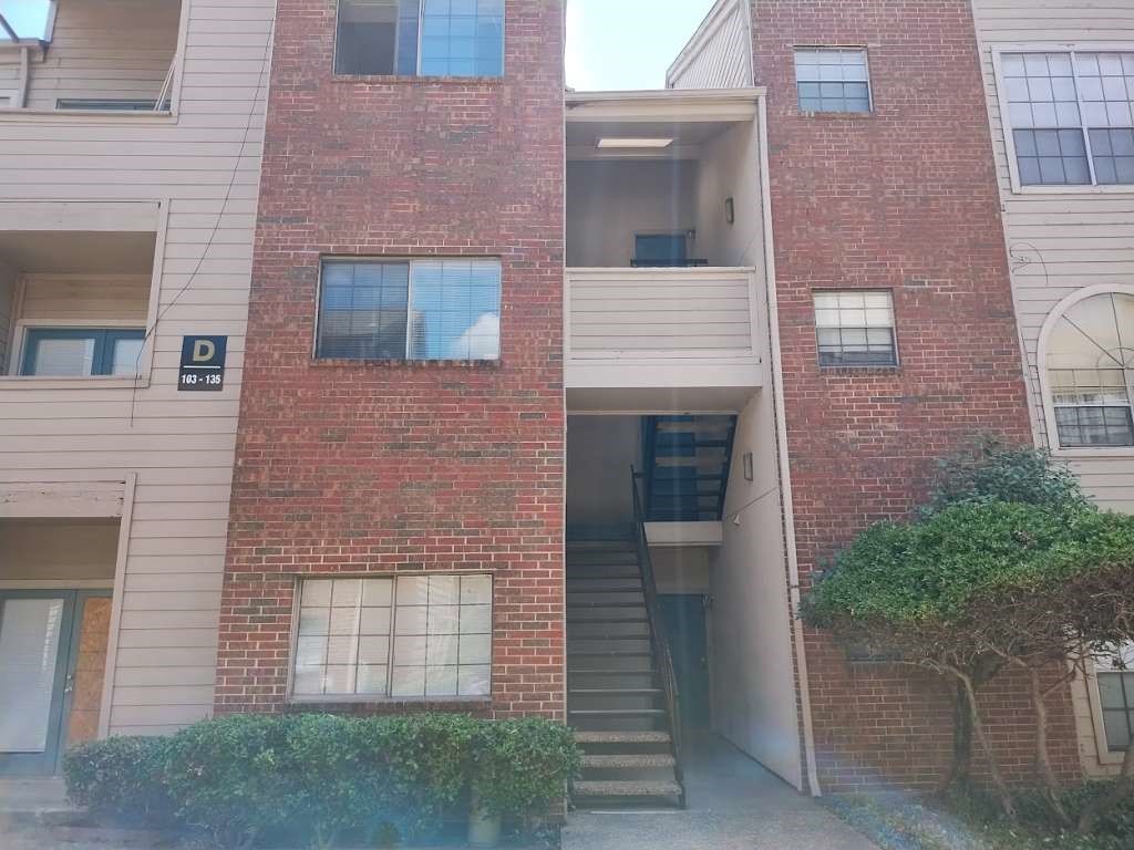 9747 Whitehurst Drive 123 Property Photo 1