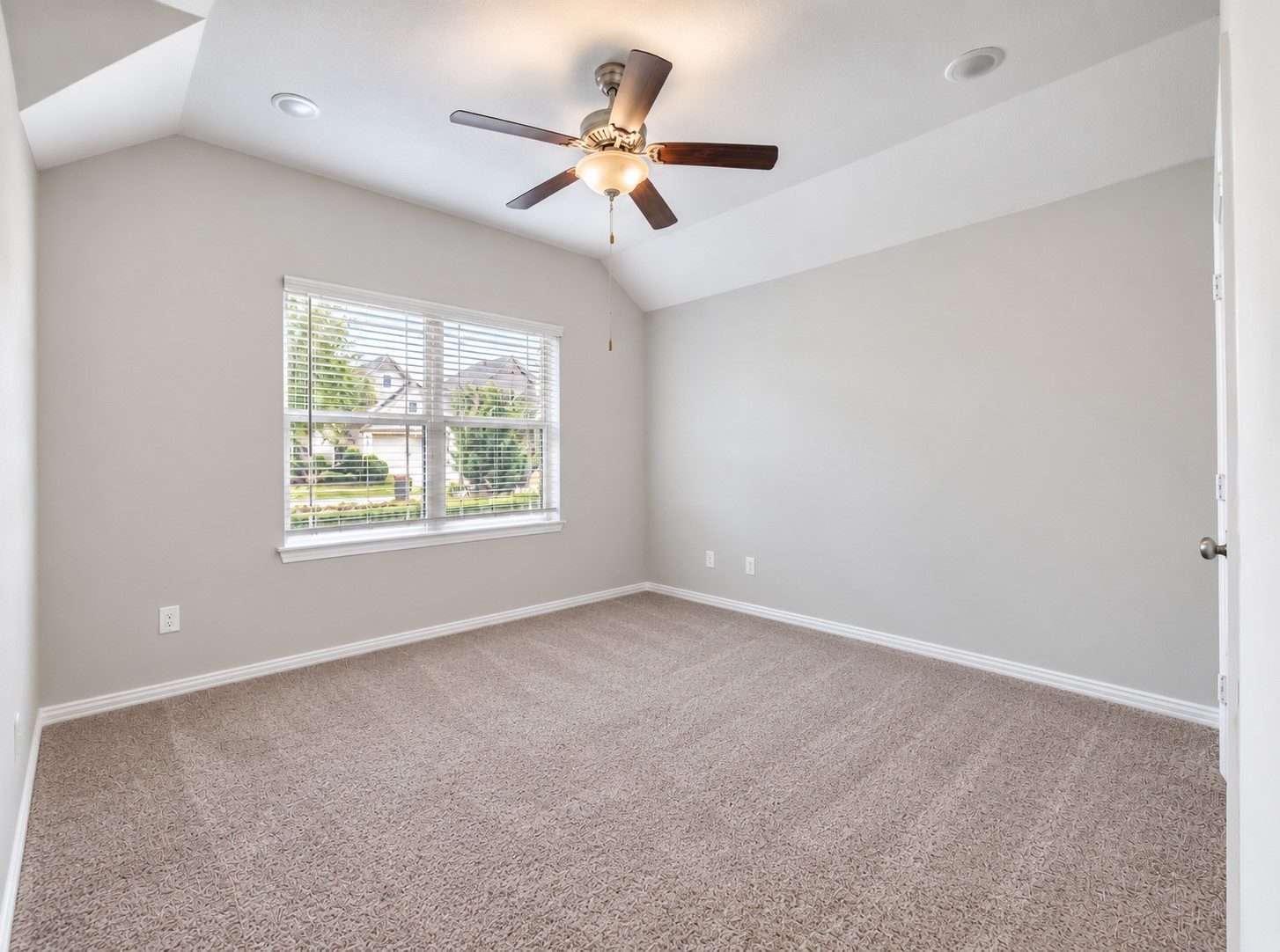 10602 Balivcar Court Property Photo 15