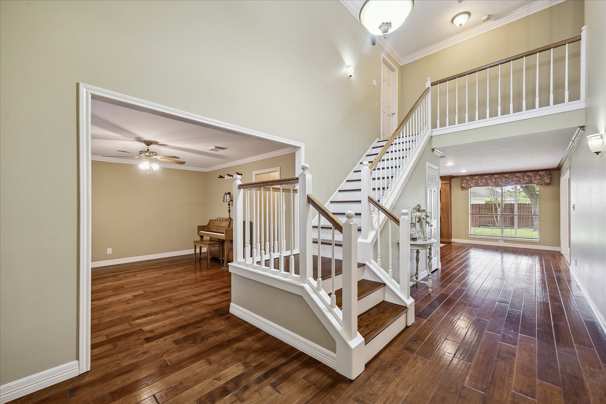 1306 Forest Hollow Drive Property Photo 3