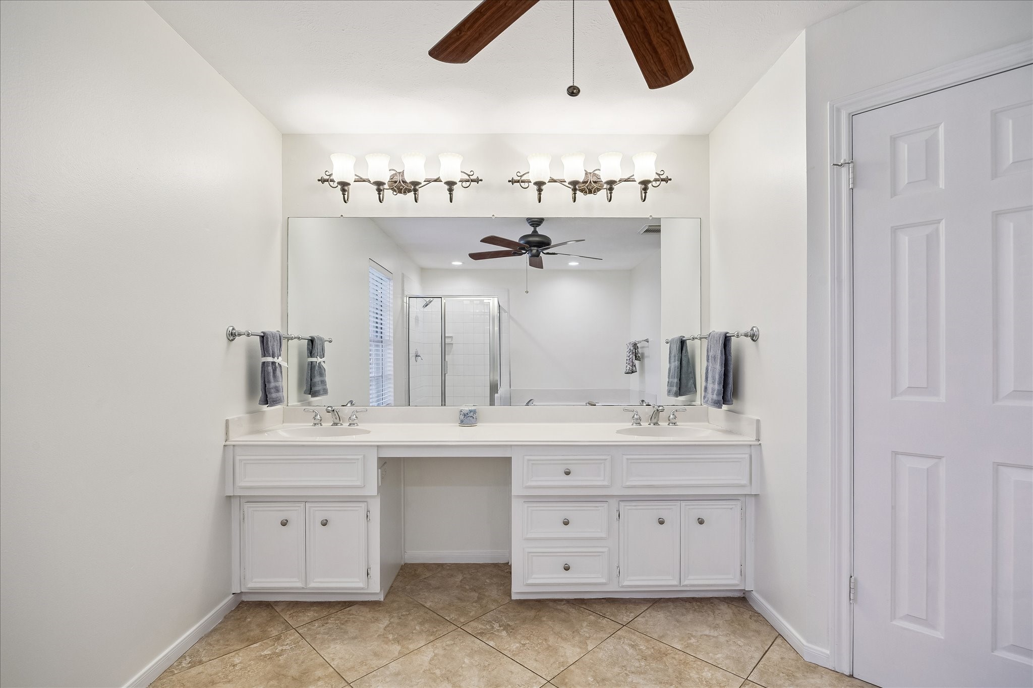 1306 Forest Hollow Drive Property Photo 13