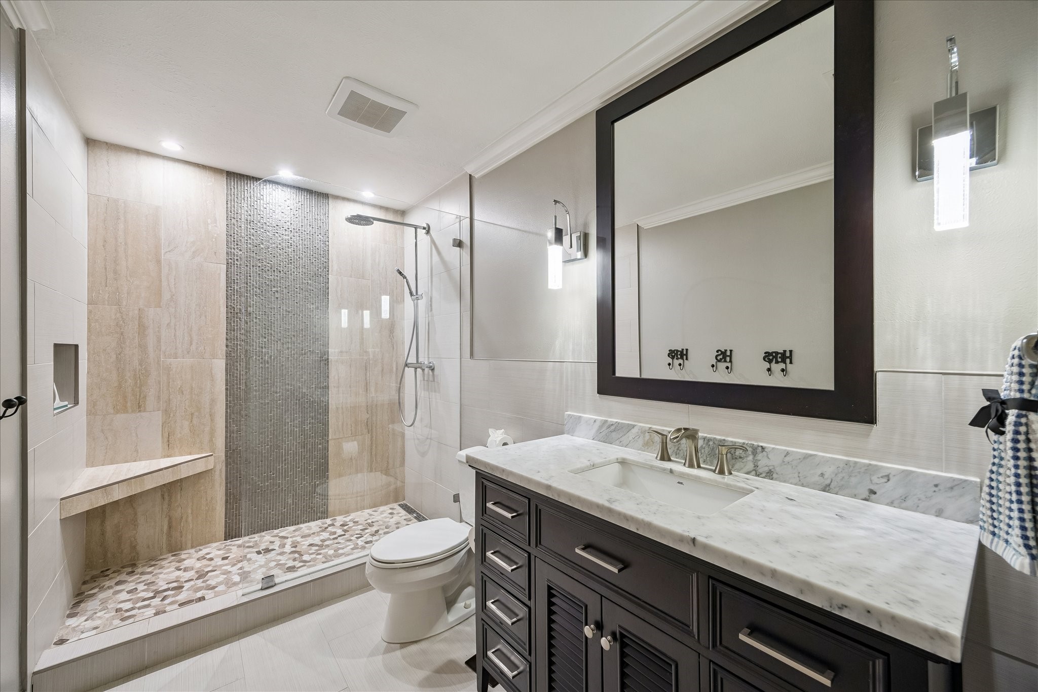 1306 Forest Hollow Drive Property Photo 19