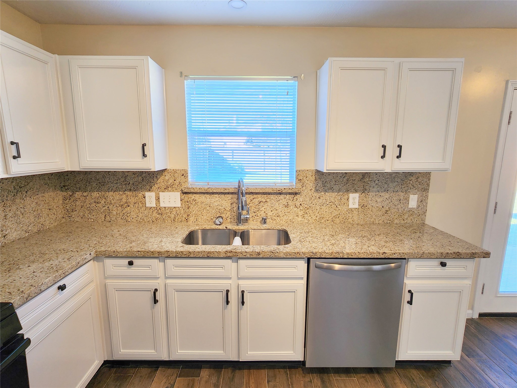 18123 Noble Forest Drive Property Photo 11