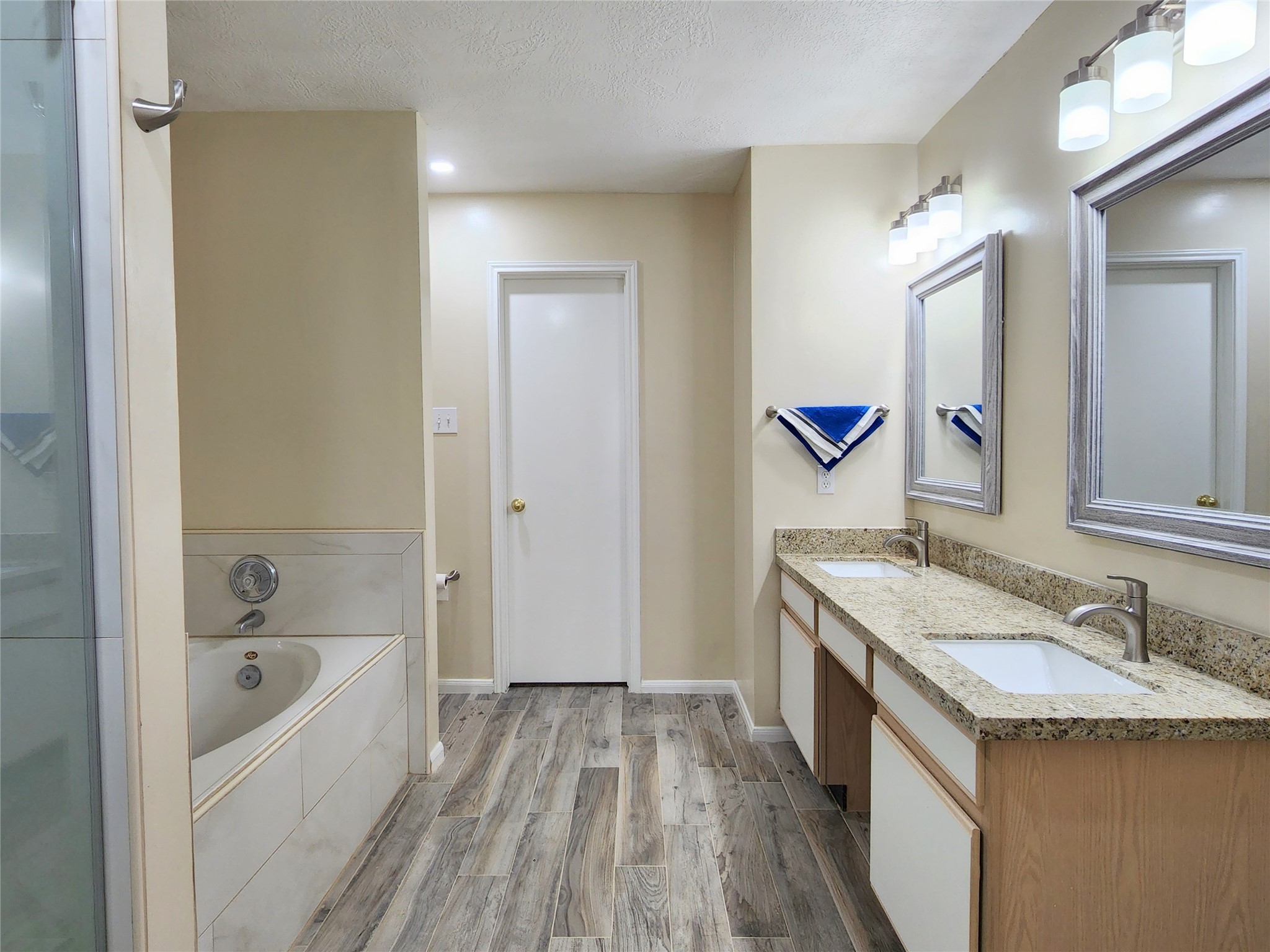 18123 Noble Forest Drive Property Photo 18