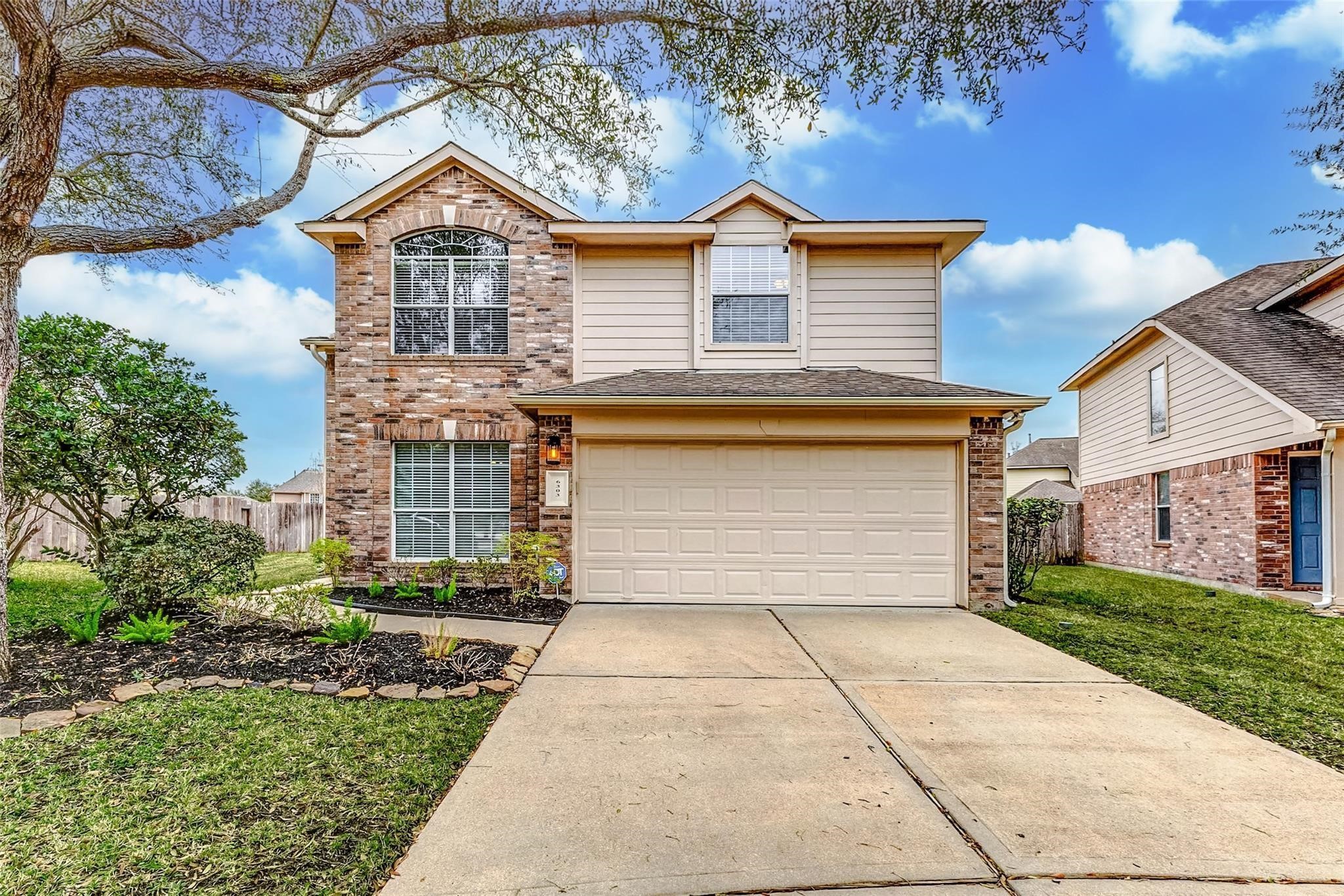 6303 Applewood Forest Drive Property Photo 1