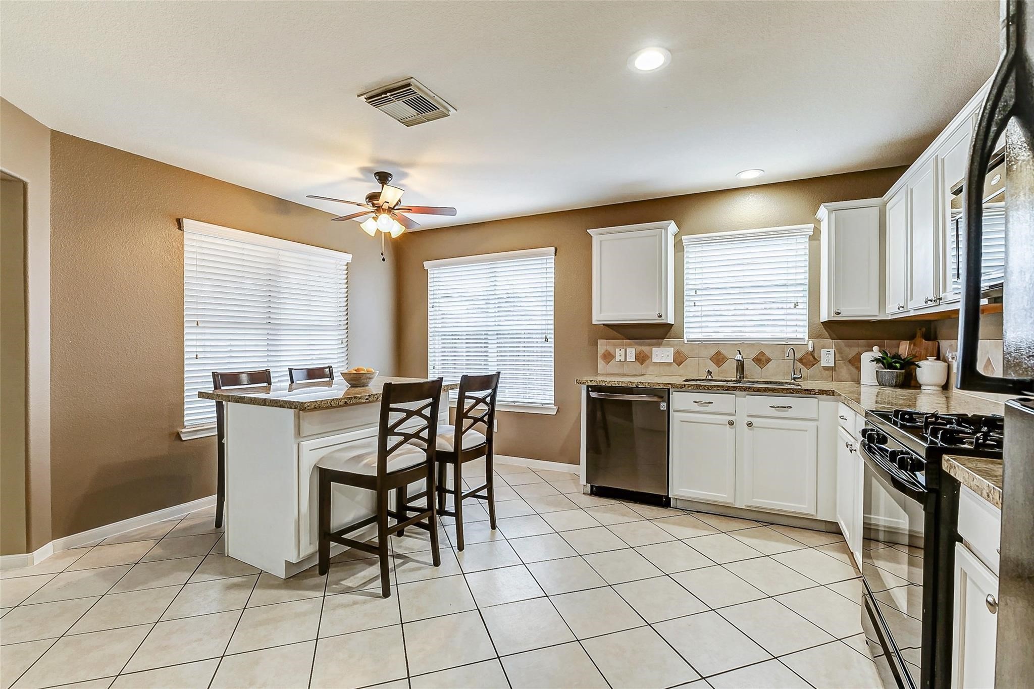 6303 Applewood Forest Drive Property Photo 11