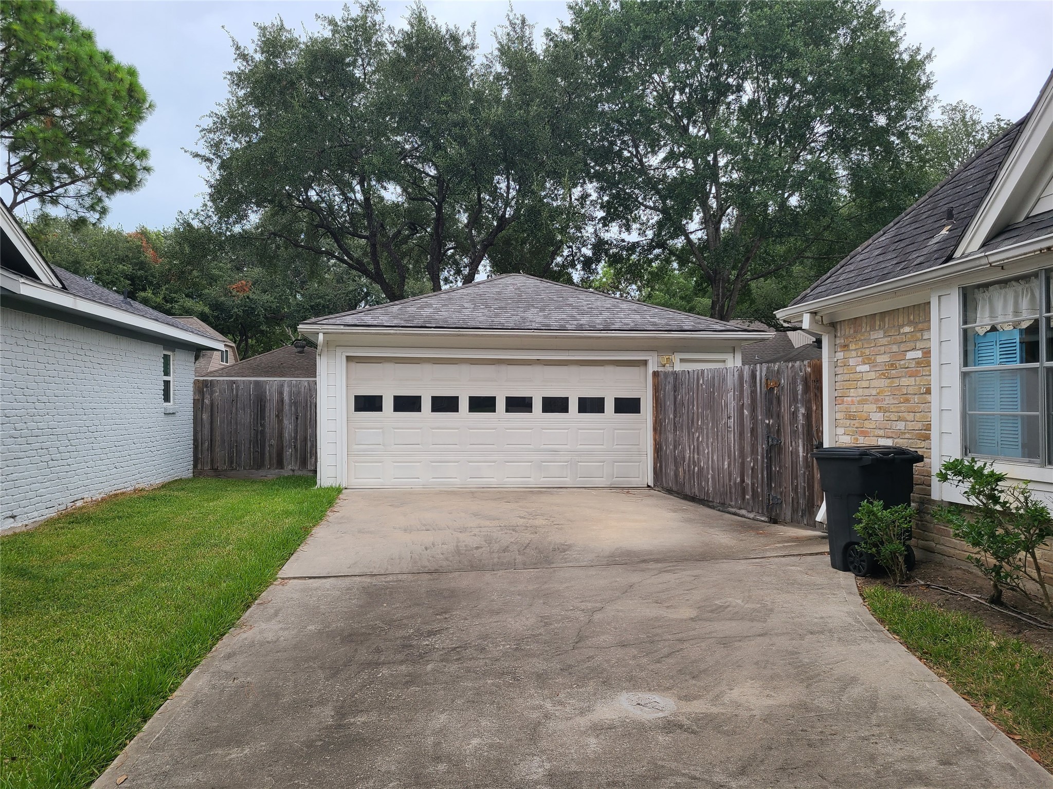 12422 Briar Forest Drive Property Photo 2