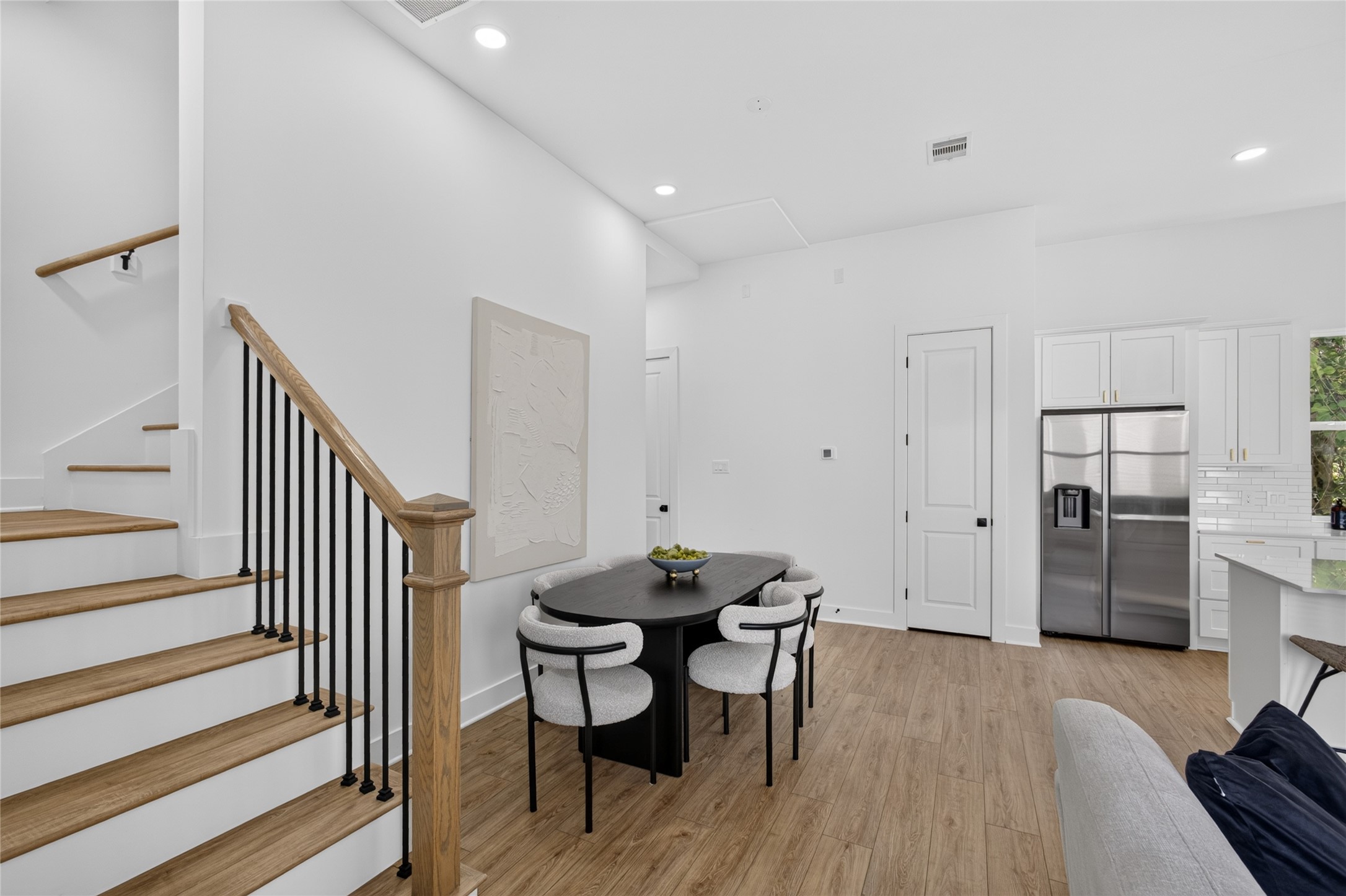 835 Rachel Street E Property Photo 11