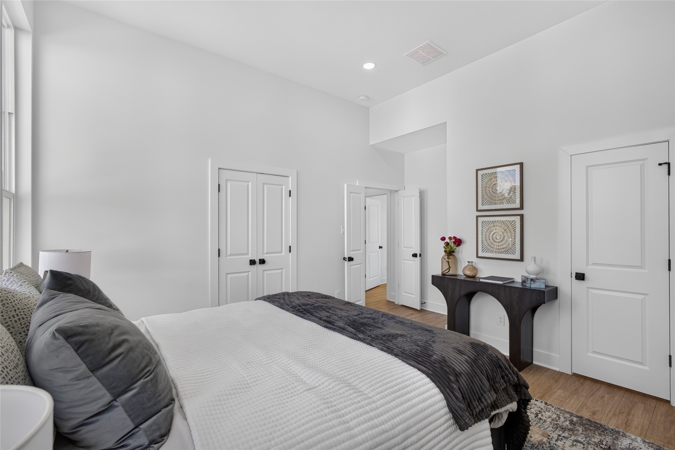 835 Rachel Street E Property Photo 14
