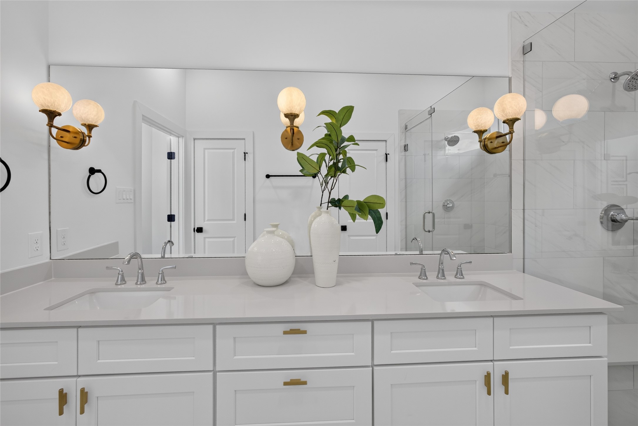 835 Rachel Street E Property Photo 17
