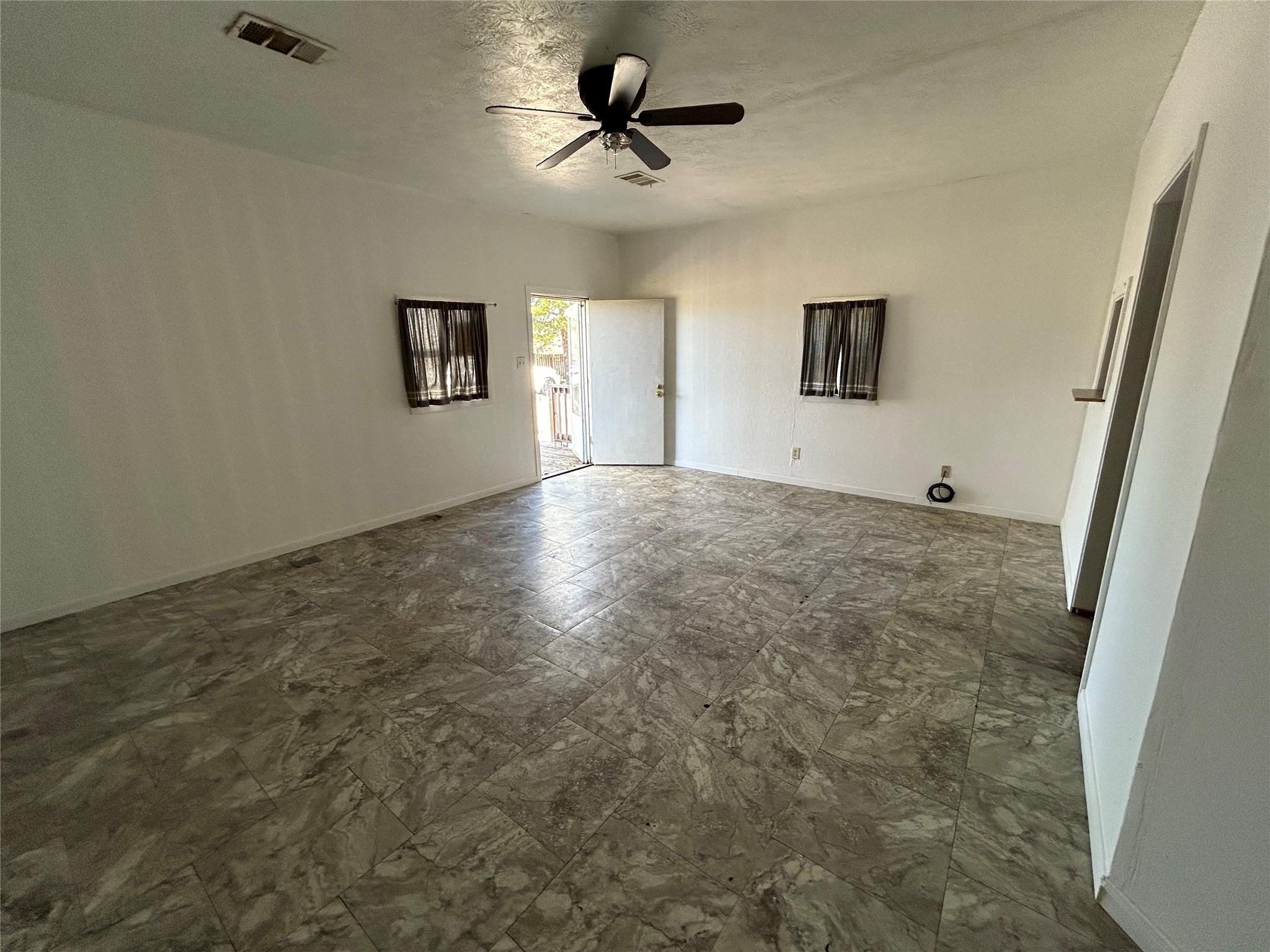 1006 Spur 515 Property Photo 9