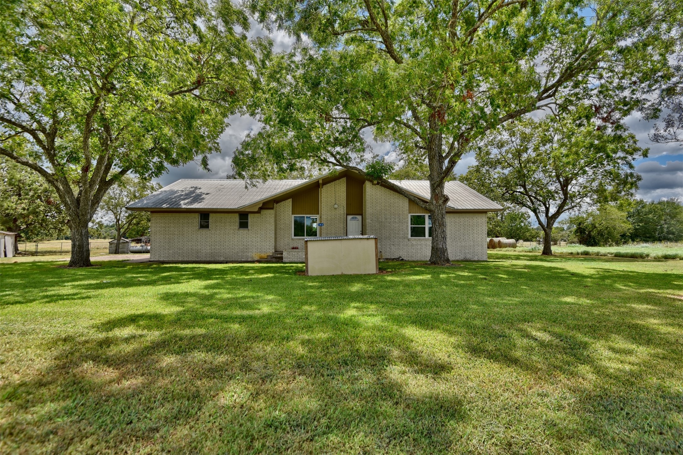 346 Us 290 Property Photo 6