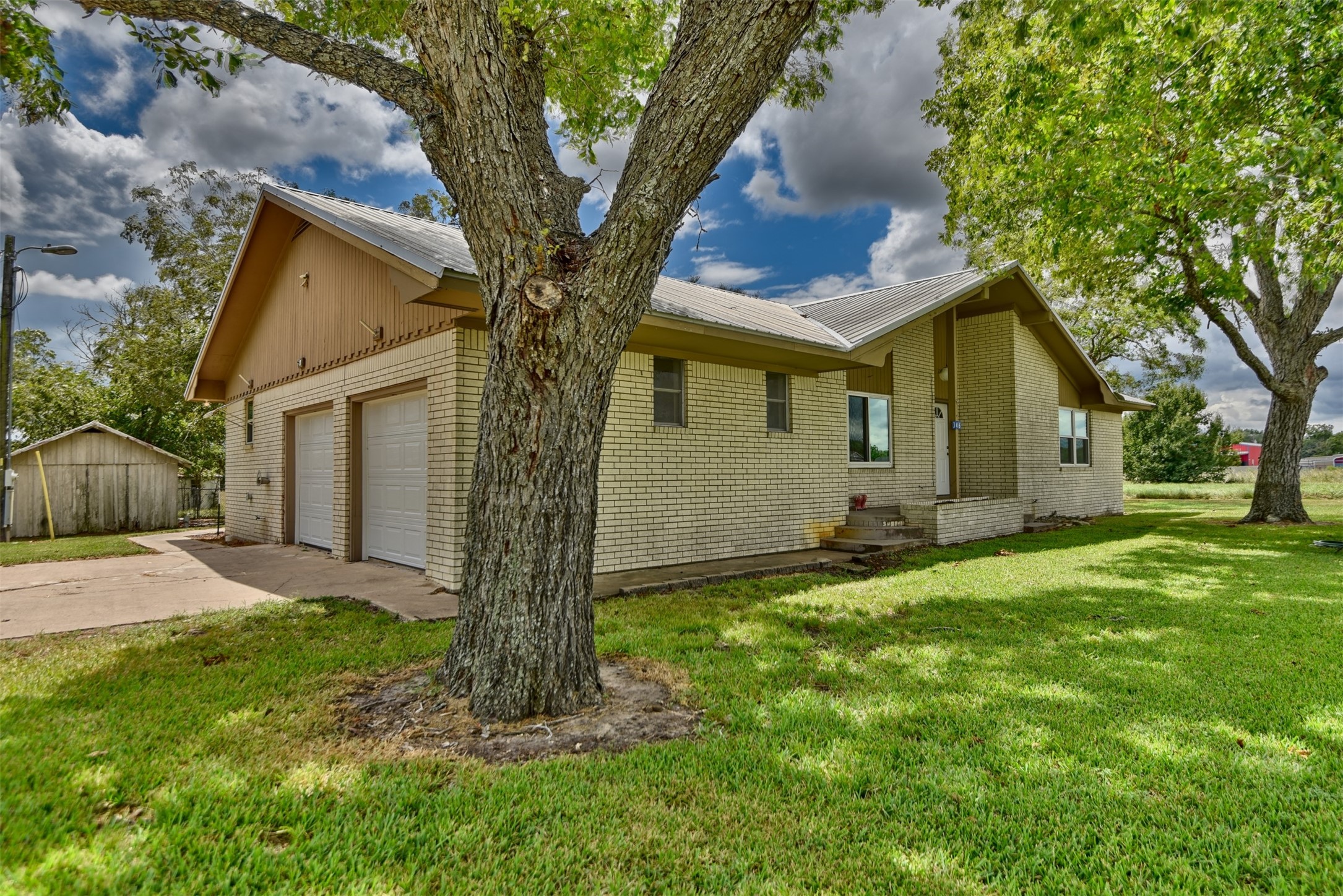 346 Us 290 Property Photo 9