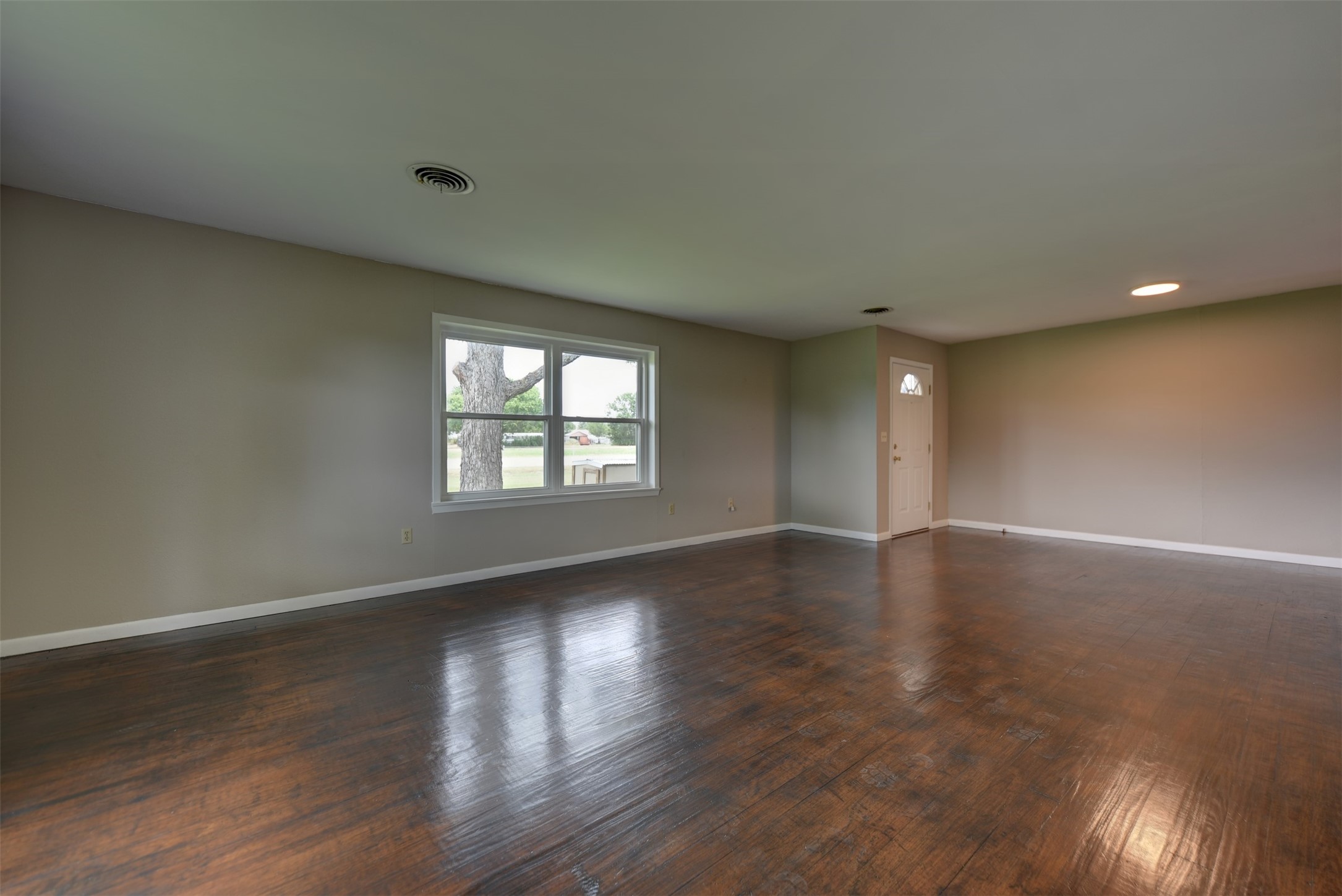 346 Us 290 Property Photo 12