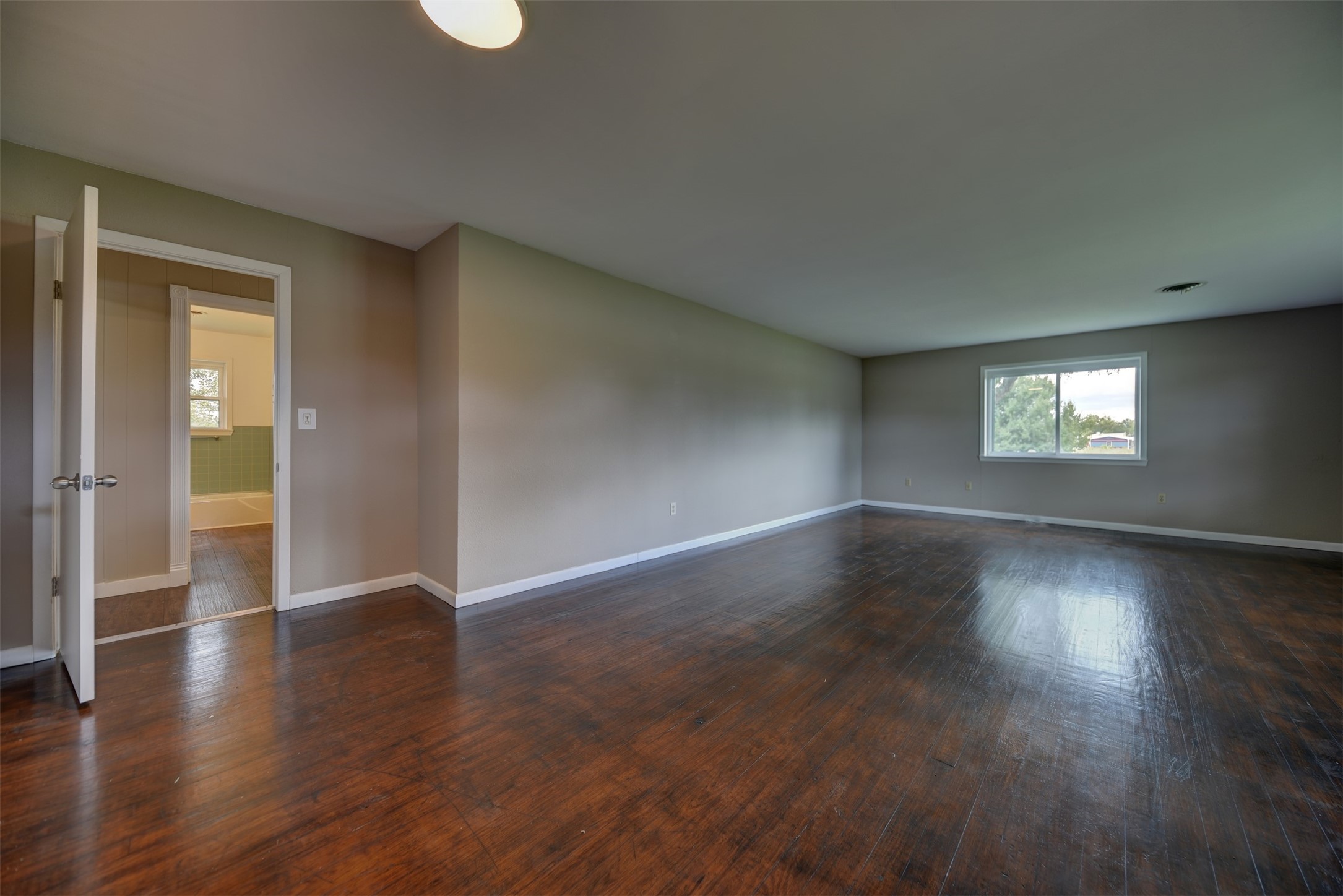 346 Us 290 Property Photo 13