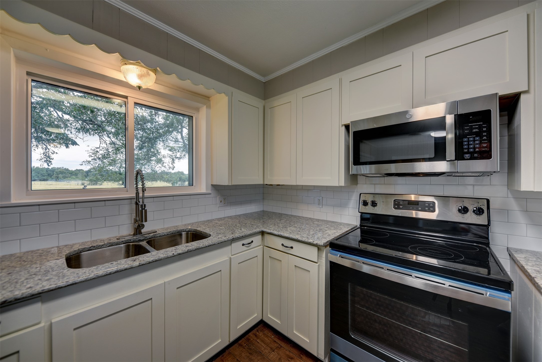 346 Us 290 Property Photo 16
