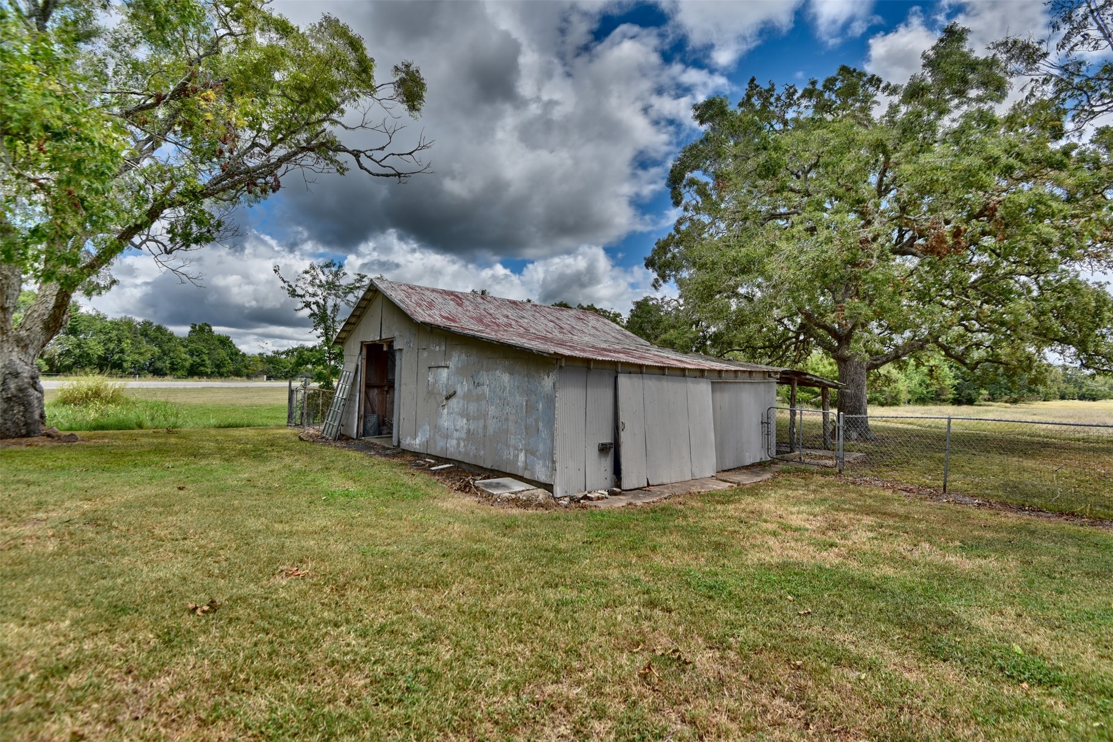 346 Us 290 Property Photo 30