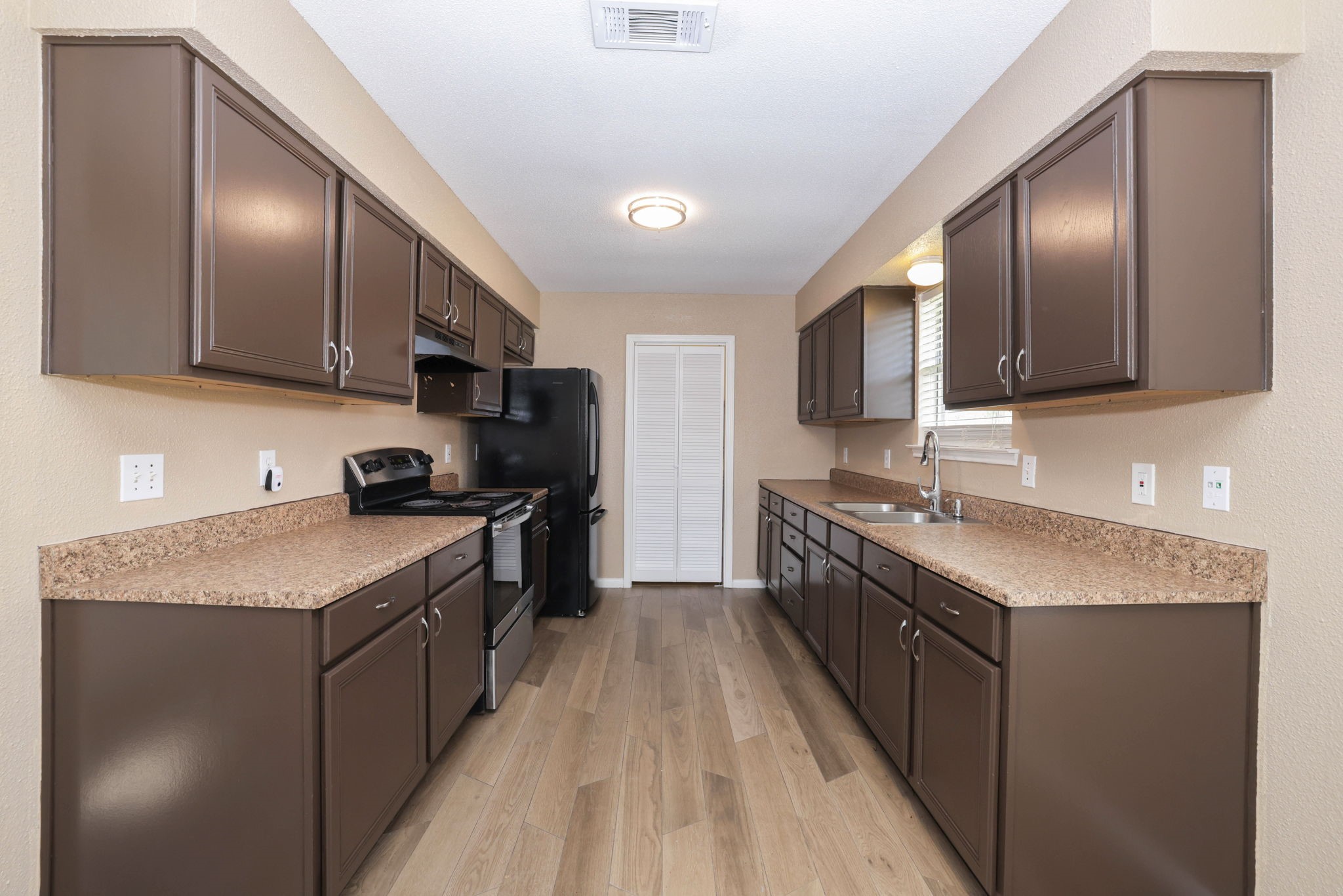 9815 Caballero Drive Property Photo 10
