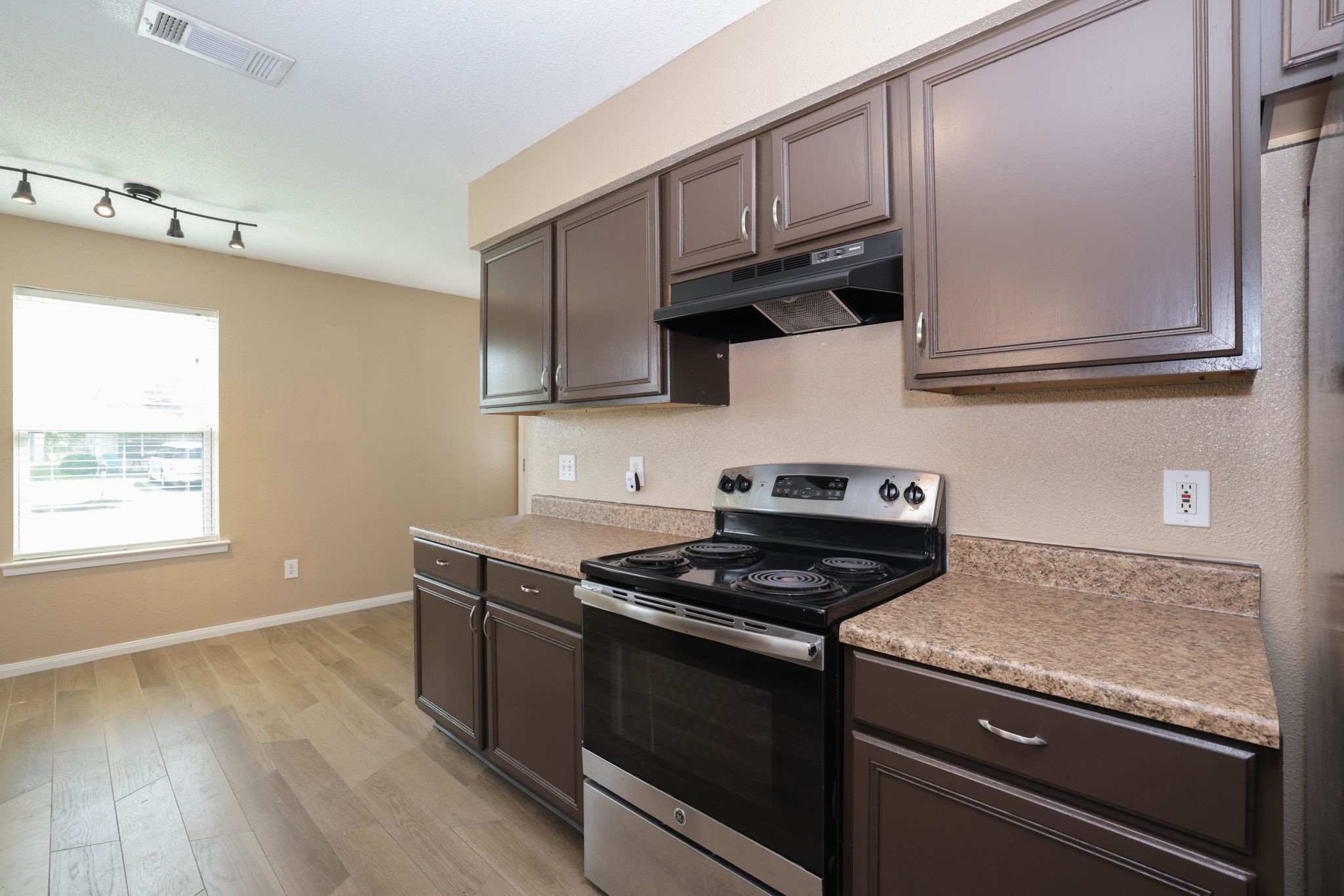 9815 Caballero Drive Property Photo 13