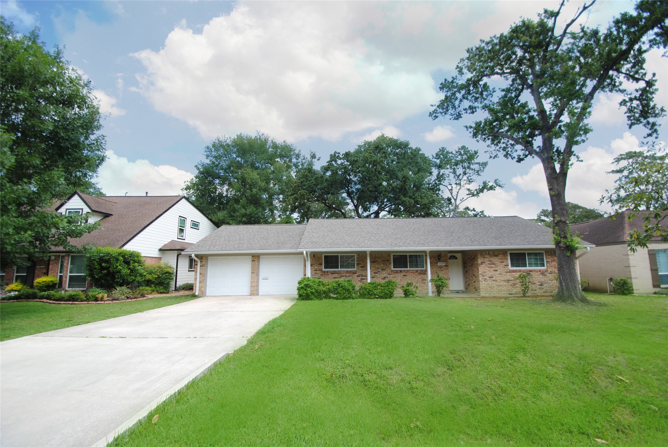 10038 Briarwild Lane Property Photo 1