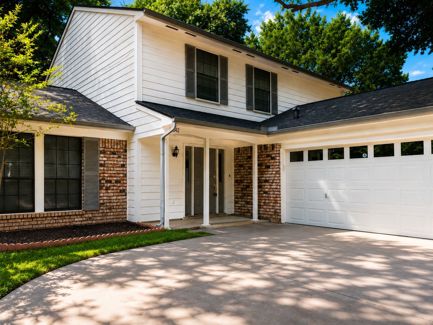 16042 Pinyon Creek Drive Property Photo 4