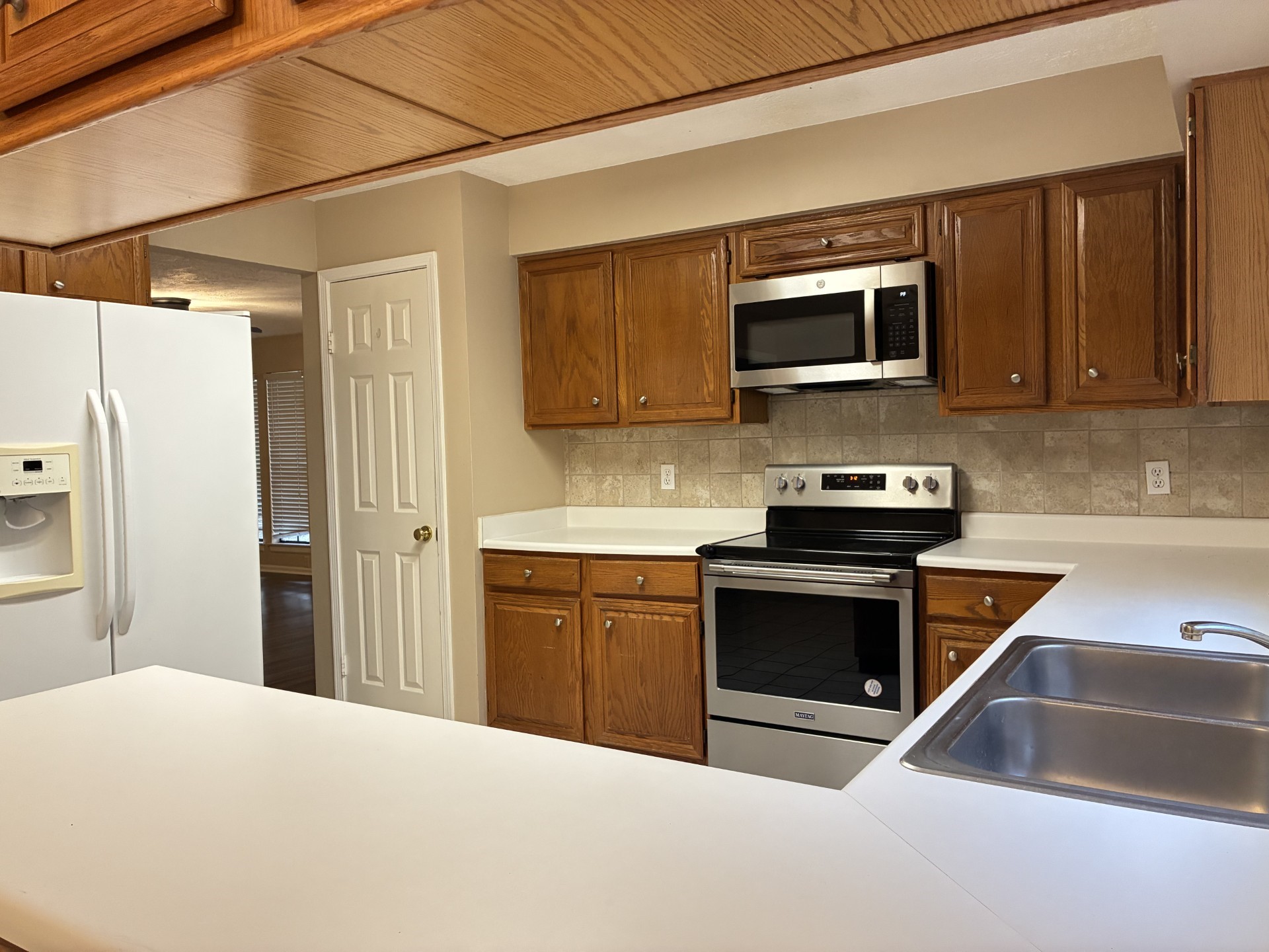 16042 Pinyon Creek Drive Property Photo 9