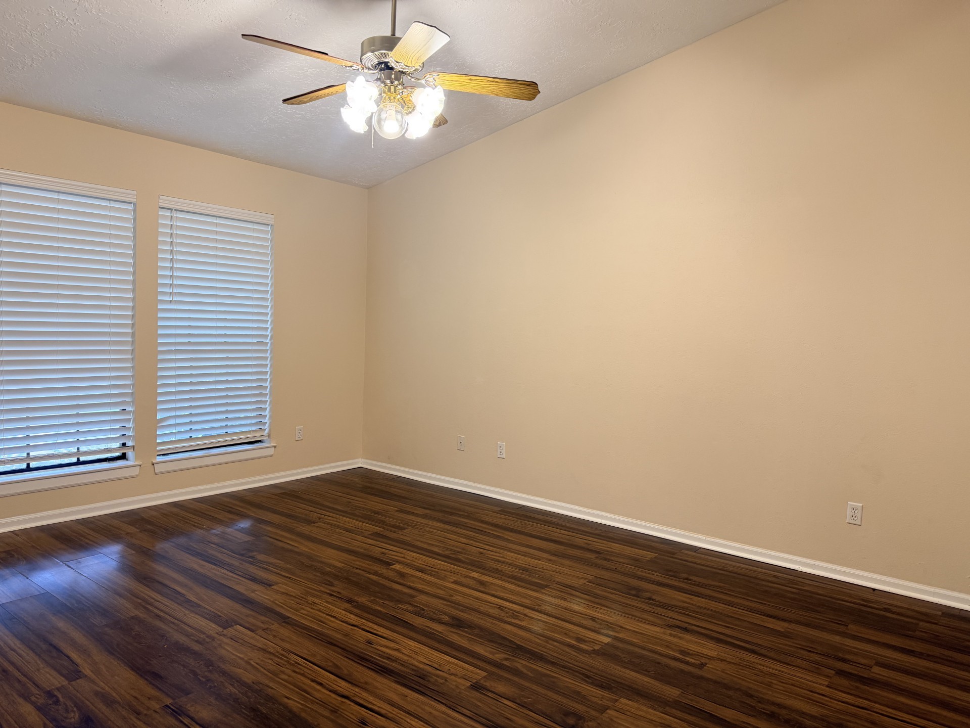 16042 Pinyon Creek Drive Property Photo 15