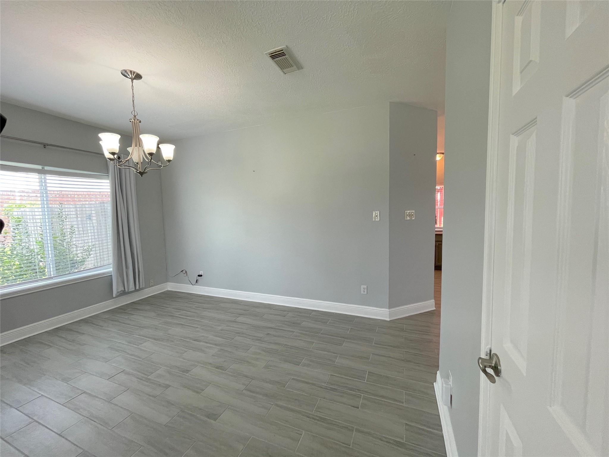 8919 Diamond Lake Lane Property Photo 4